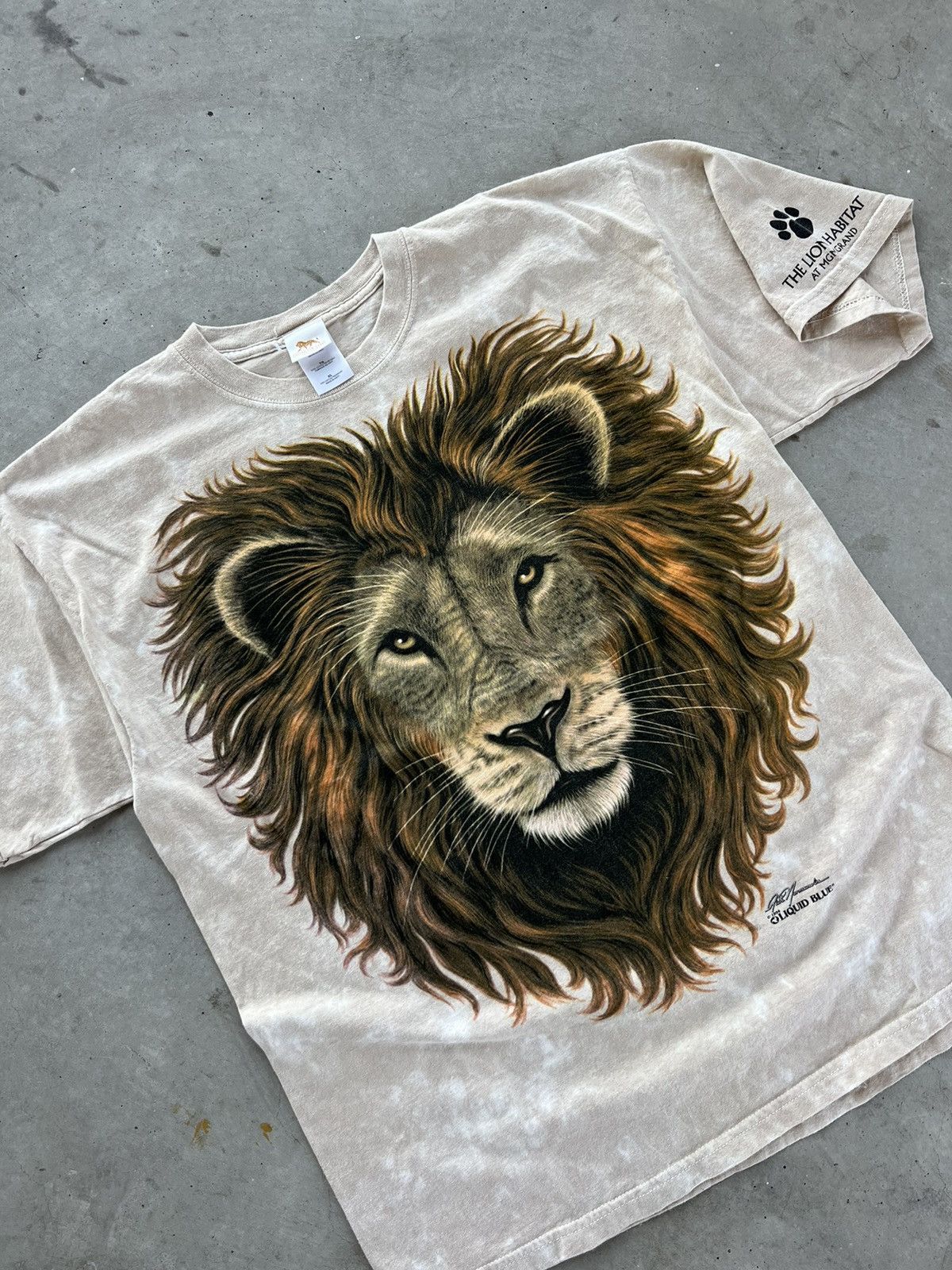 Vintage 90’s Liquid Blue purchases Lion Animal Tee