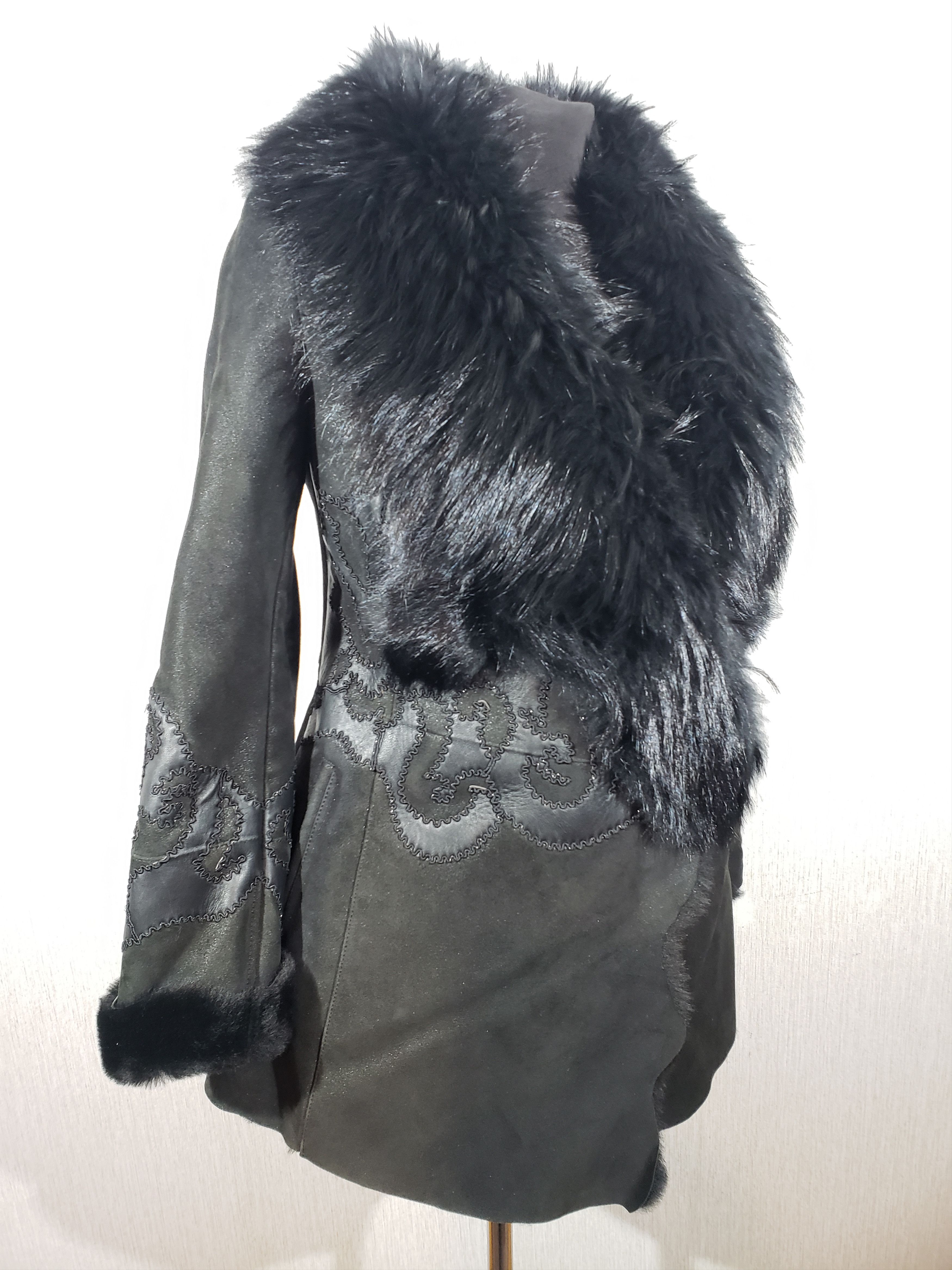 Other Stylish black sheepskin coat with a wide fluffy collar. Size S / US 4 / IT 40 - 3 Thumbnail