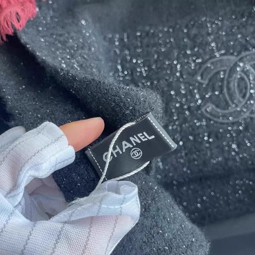 Chanel Chanel 26C Black Silver Logo Scarf Size ONE SIZE - 4 Thumbnail