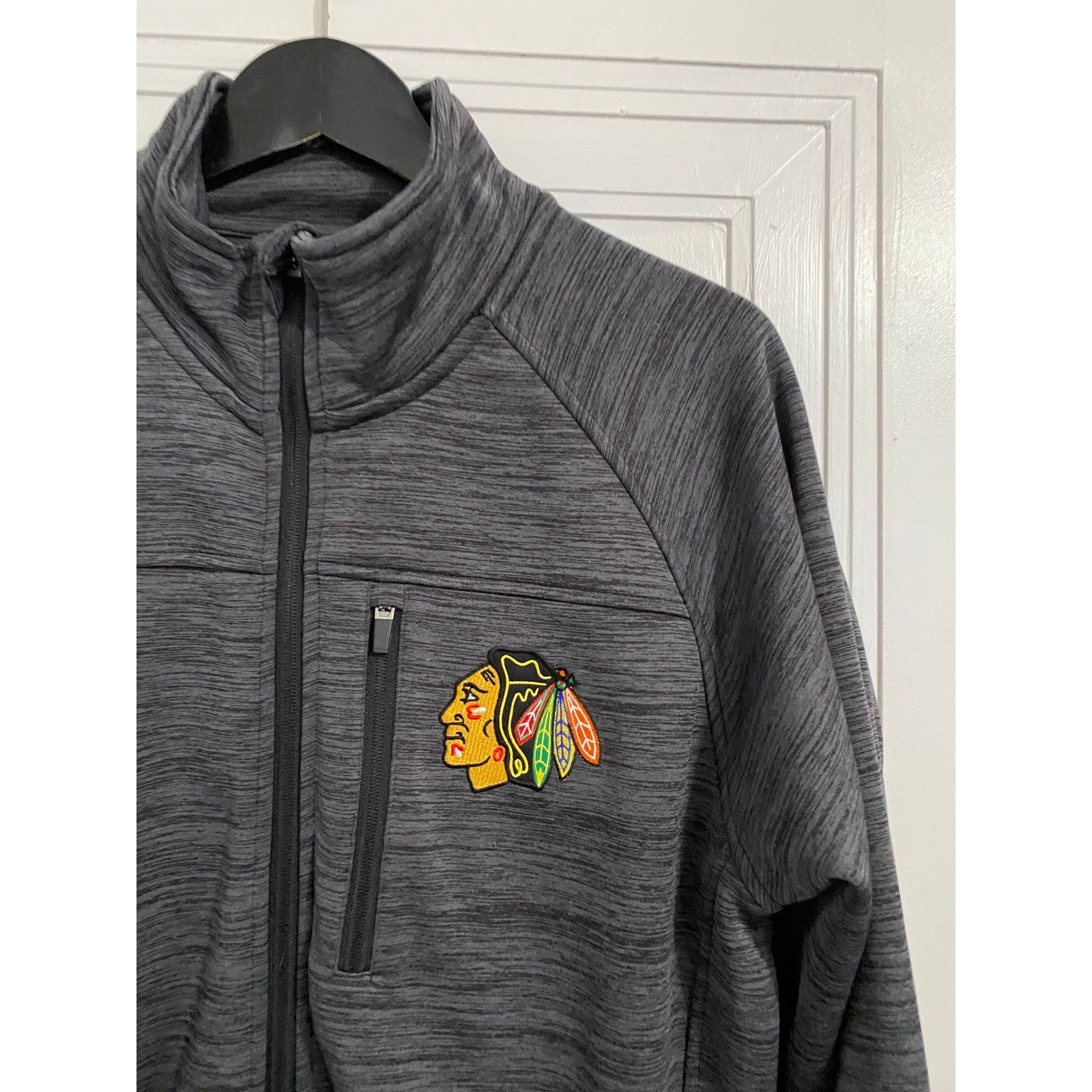 NHL Chicago Blackhawks Gray Full-Zip Sweatshirt Men's Size M Size US M / EU 48-50 / 2 - 2 Thumbnail