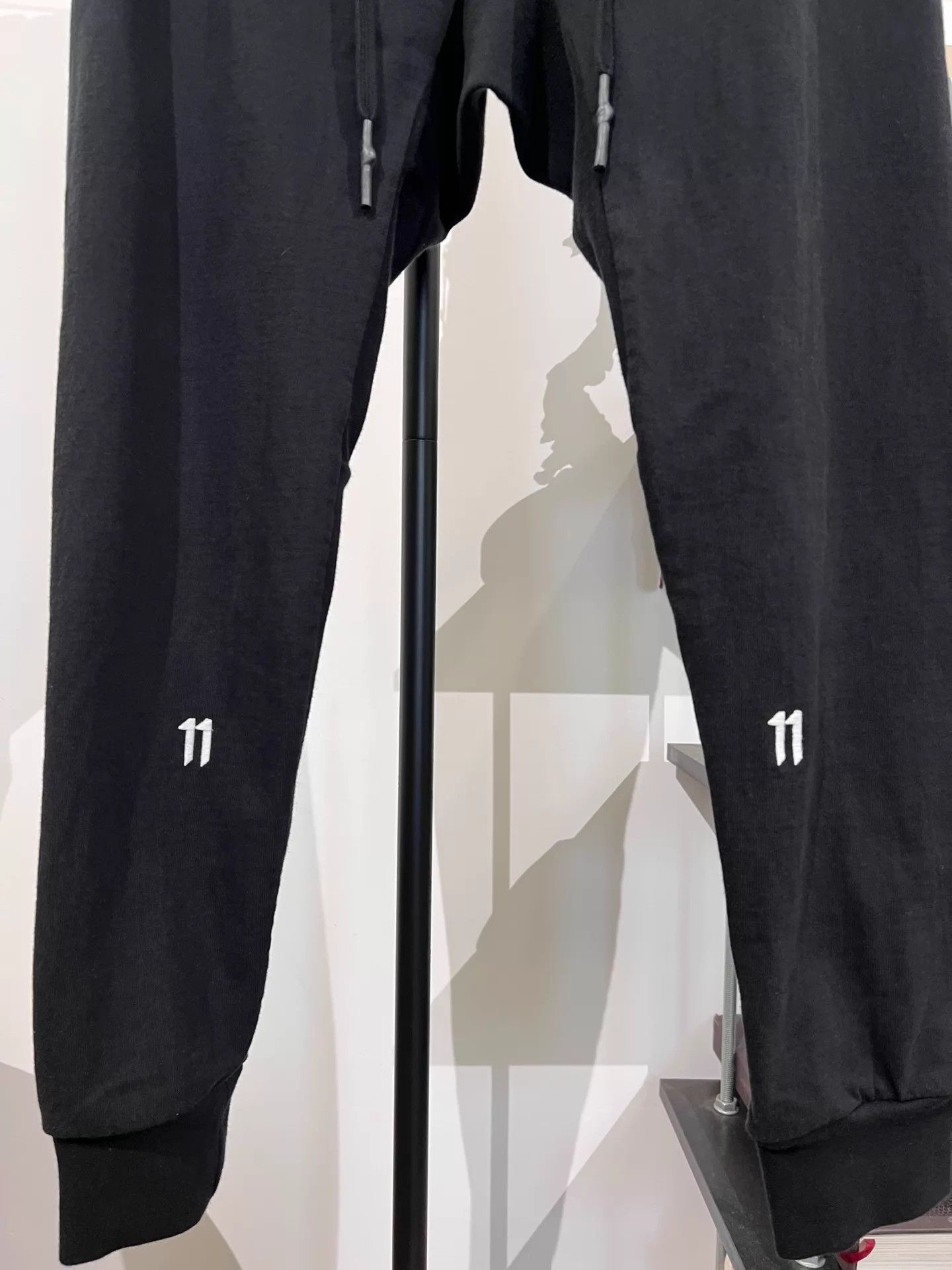 Boris Bidjan Saberi BBS 11by bbs fleece-lined small embroidered logo cuffed XS Size US 28 / EU 44 - 3 Thumbnail