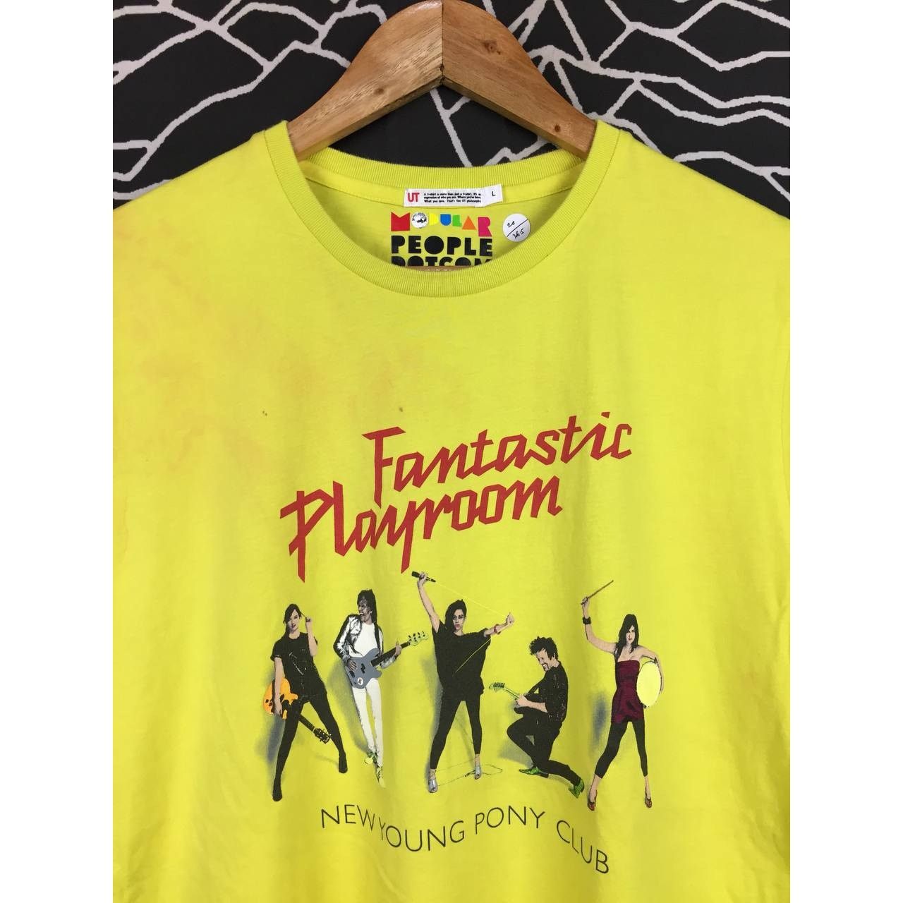 Band Tees × Uniqlo Uniqlo X New Young Pony Club Band Fantastic Playroom Tee Size US M / EU 48-50 / 2 - 3 Thumbnail
