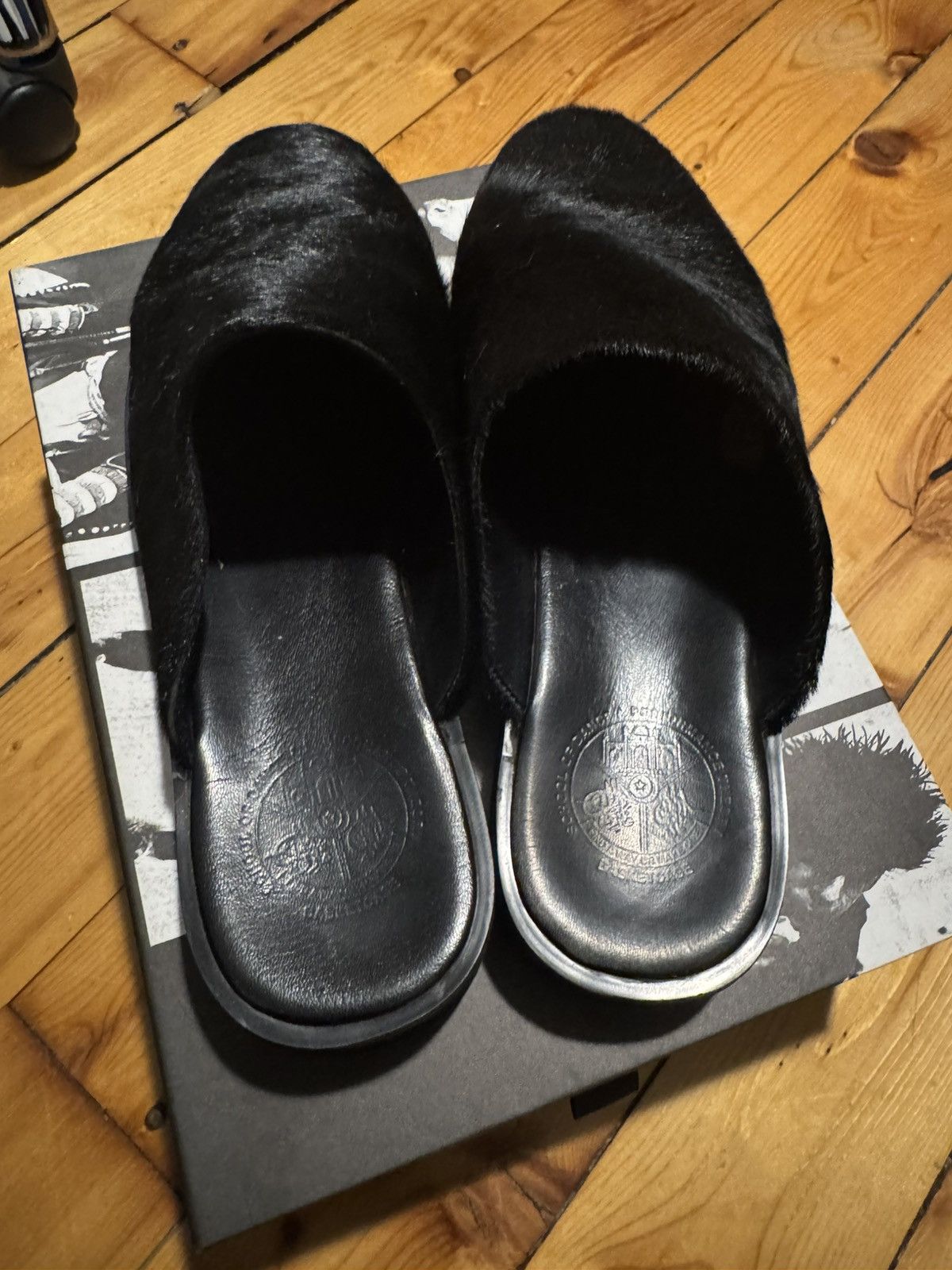 basketcase gallery FOOTSLOG, Black Calf Hair Mule Size US 12 / EU 45 - 3 Thumbnail