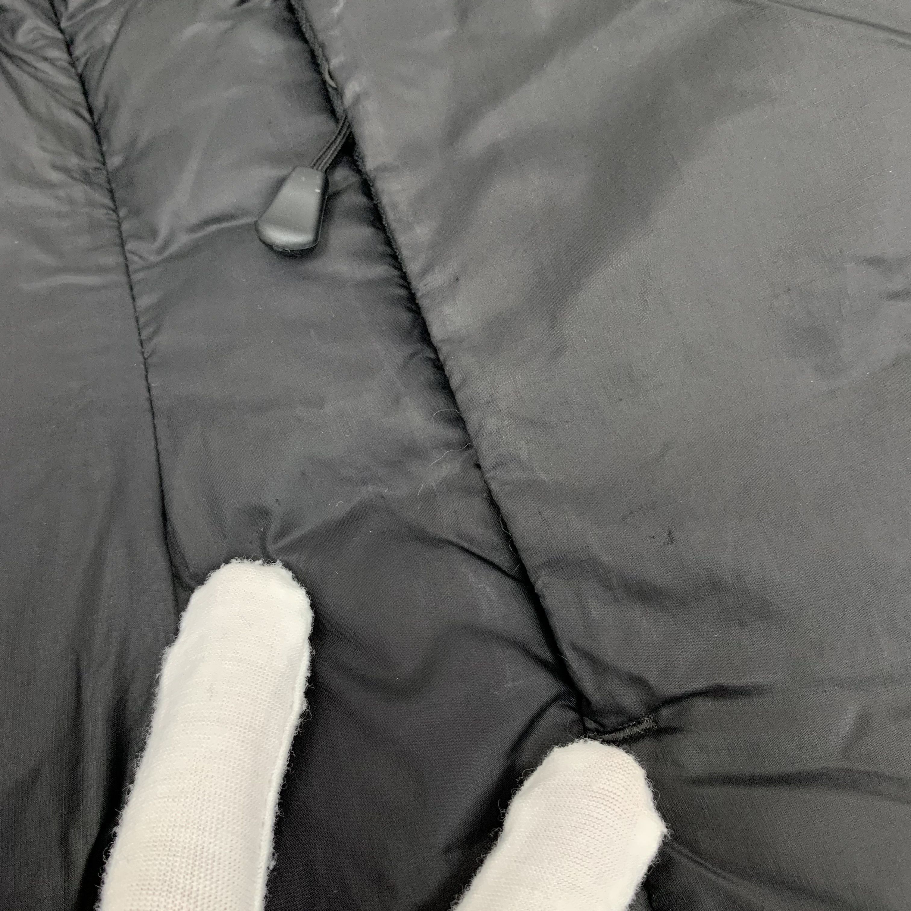 Canada Goose Canada Goose Camp Logo Down Jacket Black (XS) Size US XS / EU 42 / 0 - 3 Thumbnail