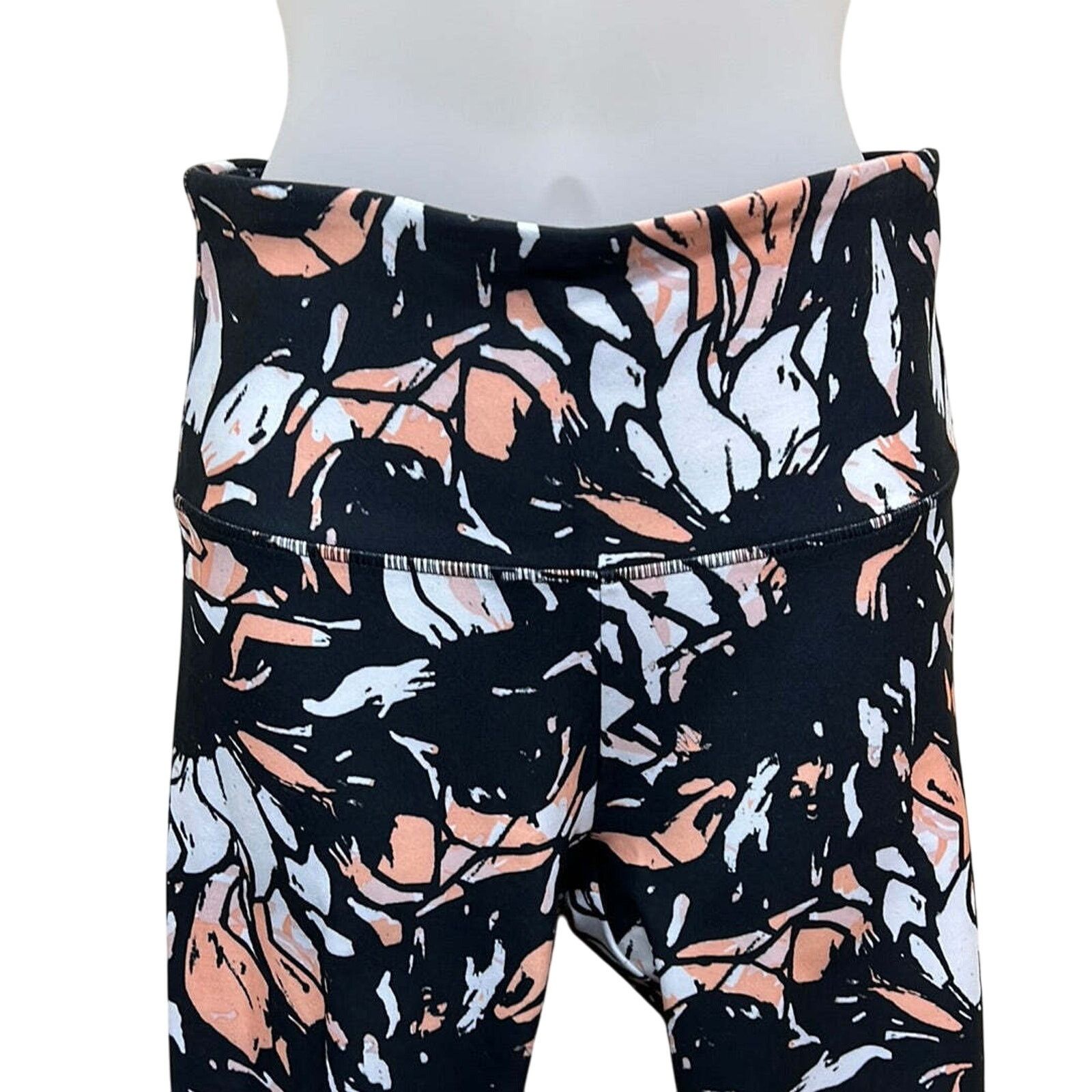 Other Balance Collection Print Yoga Pants leggings sz Medium Size 30" / US 8 / IT 44 - 2 Thumbnail