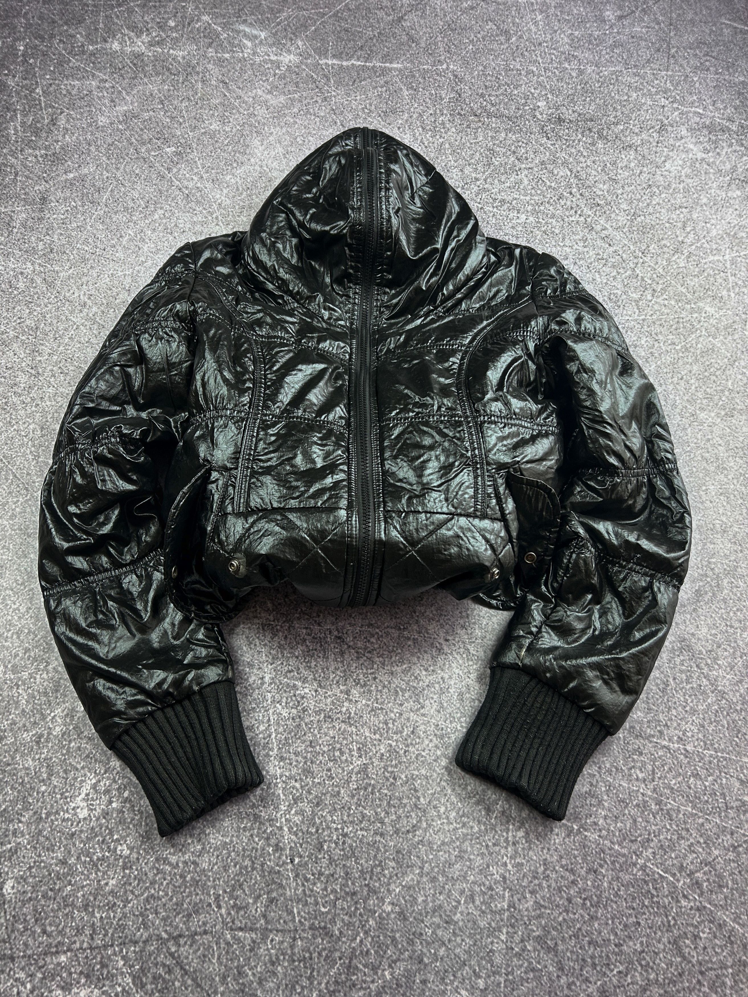 Japanese Brand Black Cropped Puffer Jacket Glossy Hooded Y2K Techwear Style Size US S / EU 44-46 / 1 - 1 Thumbnail