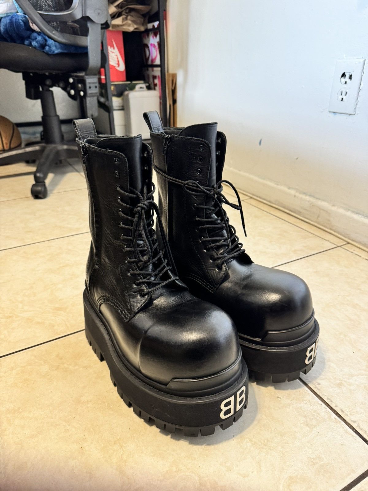 Balenciaga Giant Platform Boot (Men Size US 11.5 / EU 44-45 - 7 Thumbnail