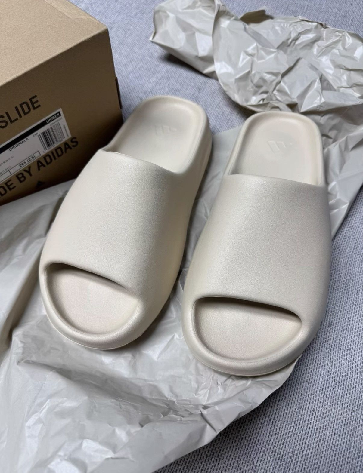 Adidas Adidas Yeezy Slide Bone FZ5897 K37 Size US 9.5 / EU 42-43 - 1 Thumbnail