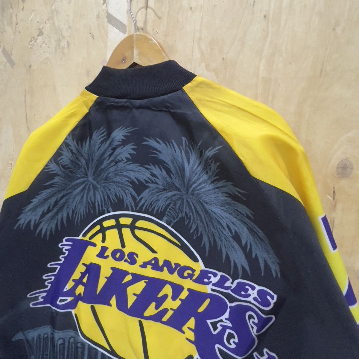 NBA Rare Vintage x Varsity Lakers Tag Chalk Line Size US XL / EU 56 / 4 - 11 Thumbnail