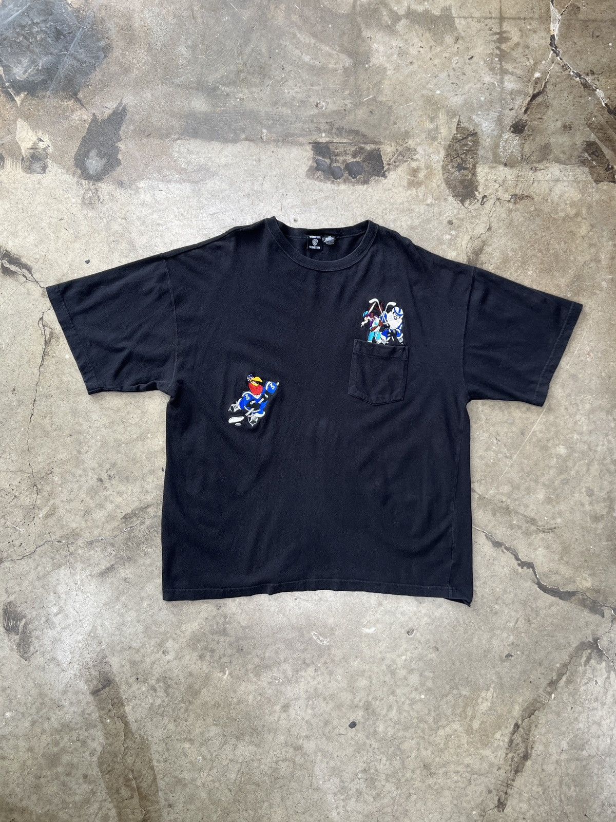 Warner Bros Vintage Warner Bros Looney Tunes Taz Hockey Pocket Tee XXL Size US XXL / EU 58 / 5 - 2 Thumbnail