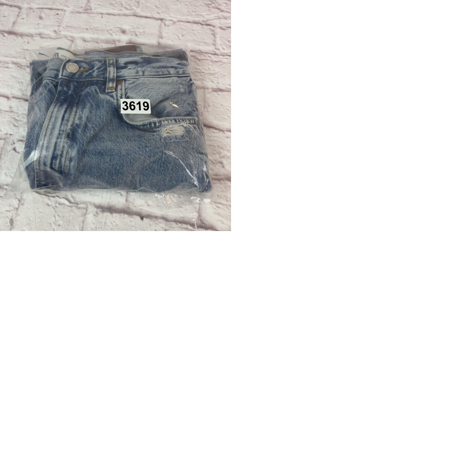 Zara VINTAGE? No. The Pepper Mom Zara Jeans Womens 8 High Rise 30x26 Blue Distressed Ripped Denim 100% Cotton Relaxed Straight Size 30" / US 8 / IT 44 - 10 Thumbnail