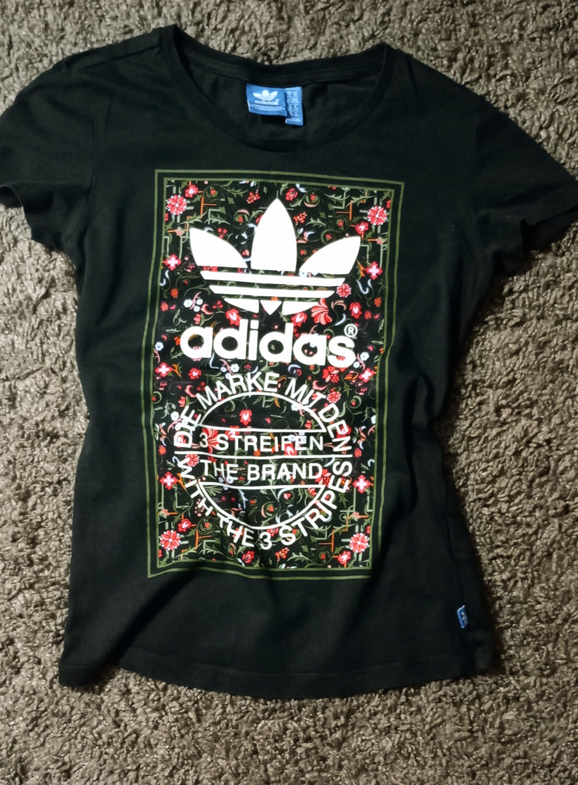 Adidas T-shirt adidass Size XS / US 0-2 / IT 36-38 - 1 Thumbnail