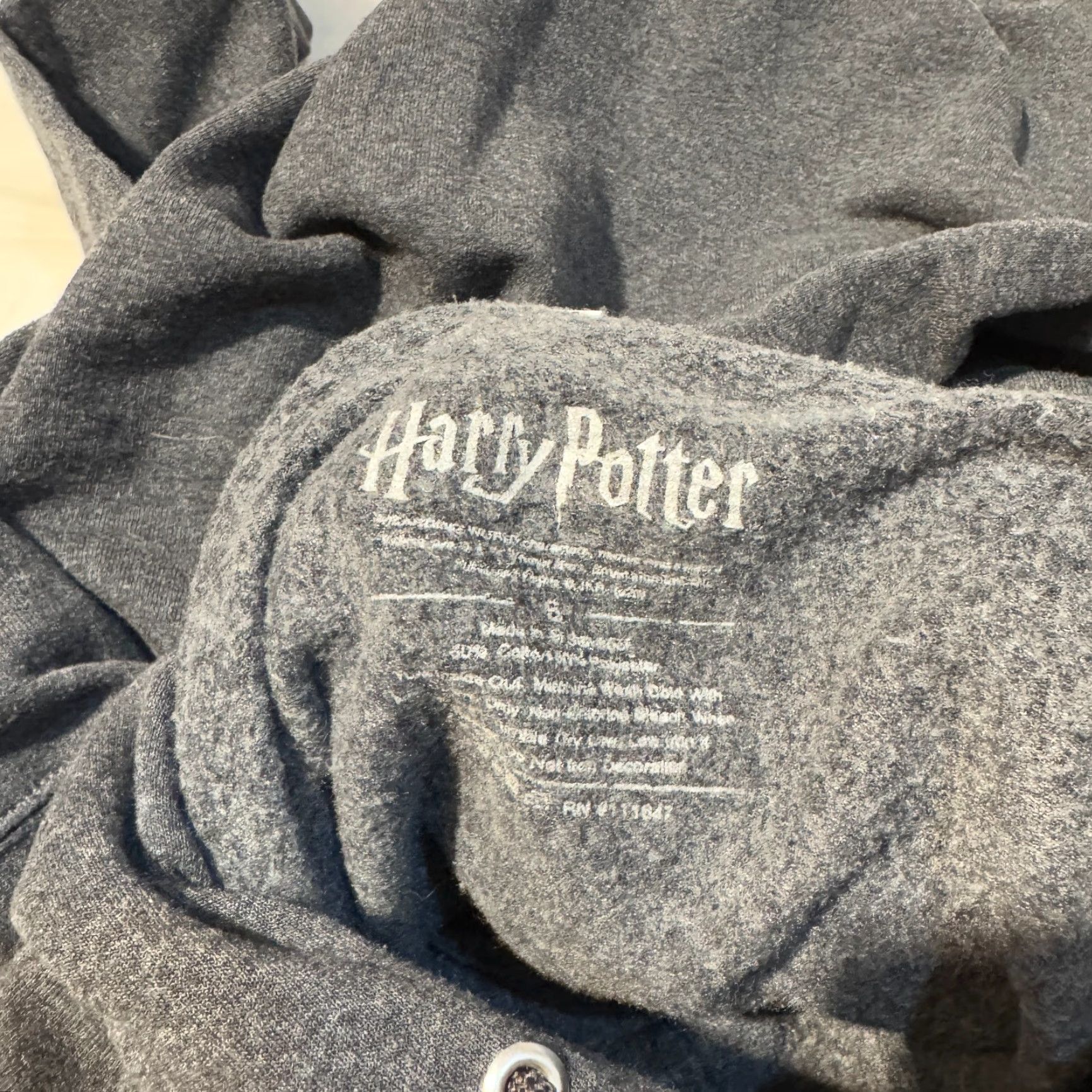 Vintage Harry Potter Hogwarts School Of Wizardry Crest Adult Gray Pull-Over Hoodie S Mens Hoodie Gray Nike Sportswear Pull-Over Hooded Size US S / EU 44-46 / 1 - 4 Thumbnail
