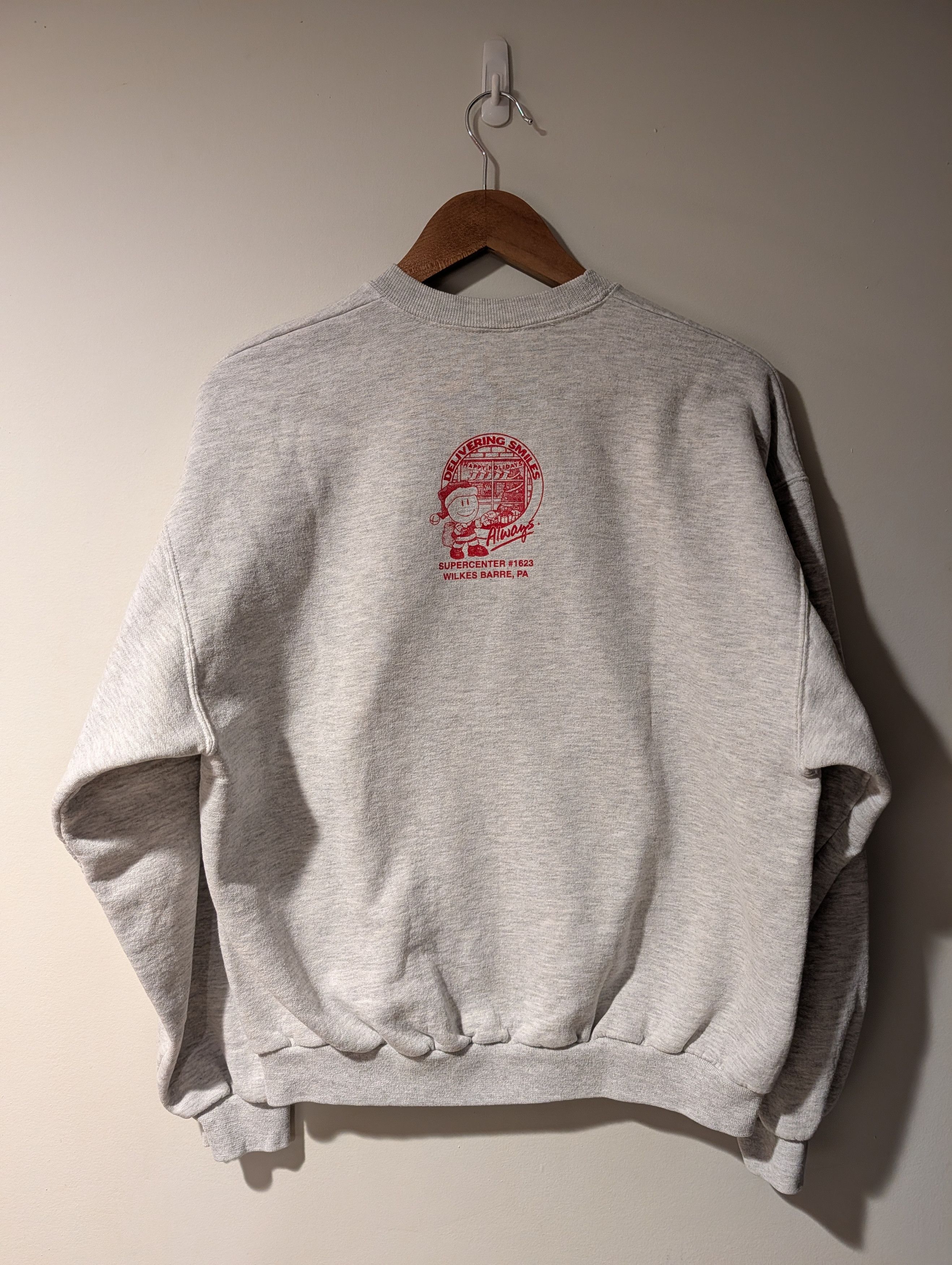 Walmart Vintage 90s Walmart Delivering Smiles Shopping Sweatshirt Size US L / EU 52-54 / 3 - 4 Thumbnail
