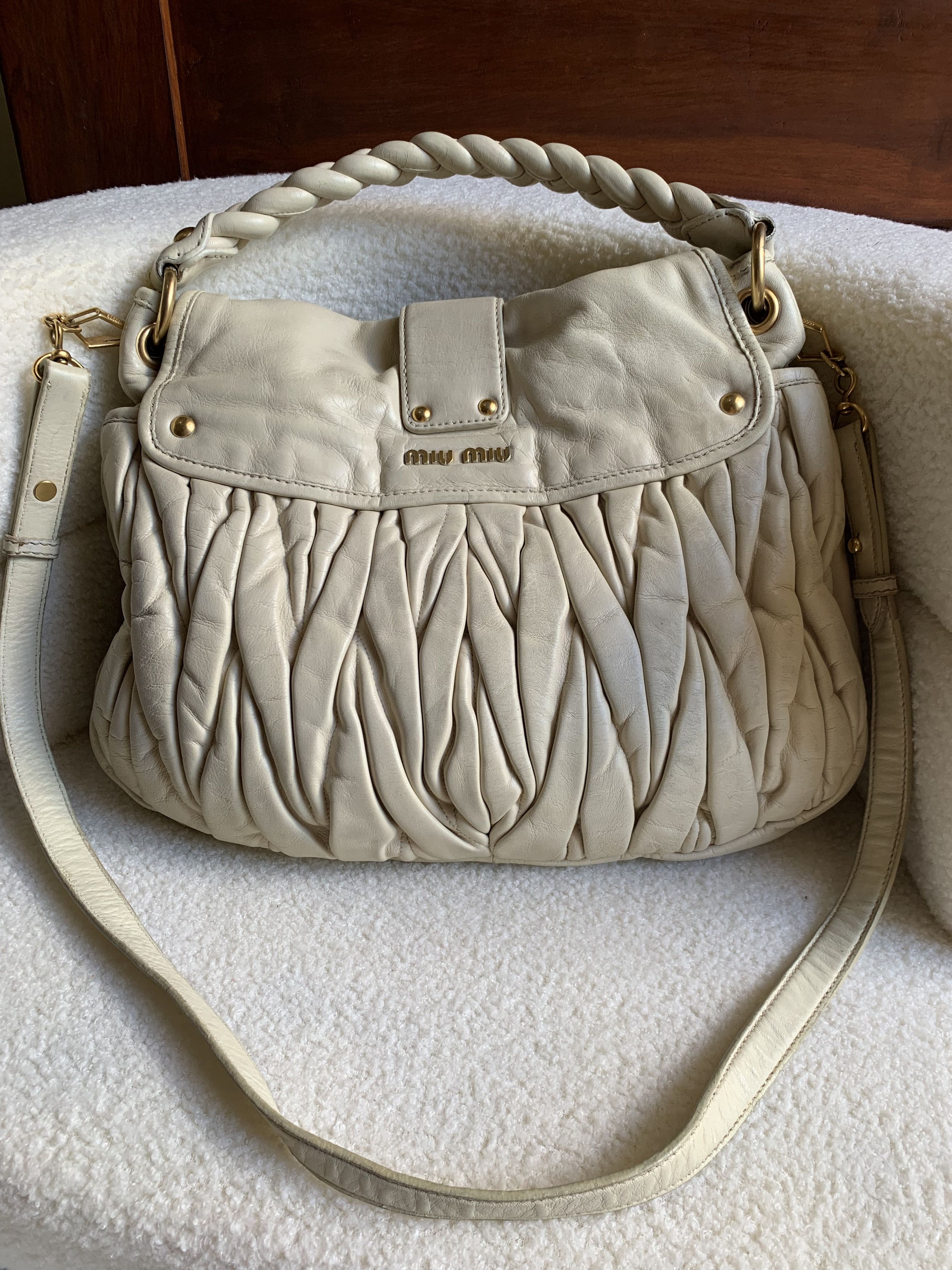 Miu Miu Miu Miu Matelassé Coffer 2 Ways Bag White Size ONE SIZE - 2 Thumbnail