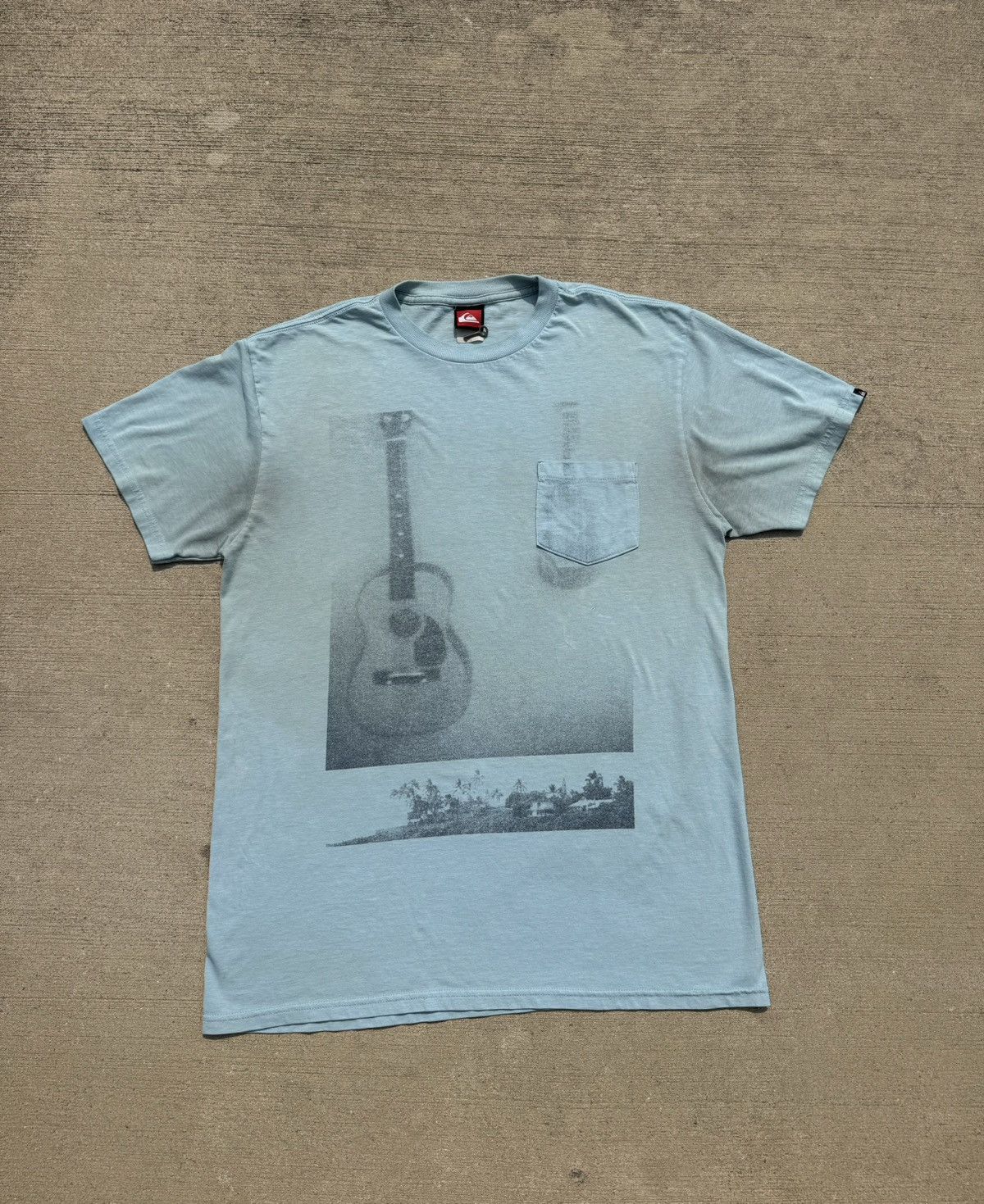 Quiksilver × Vintage 00s vintage Quiksilver pocket tee Guitar and landscape y2k Size US M / EU 48-50 / 2 - 1 Thumbnail