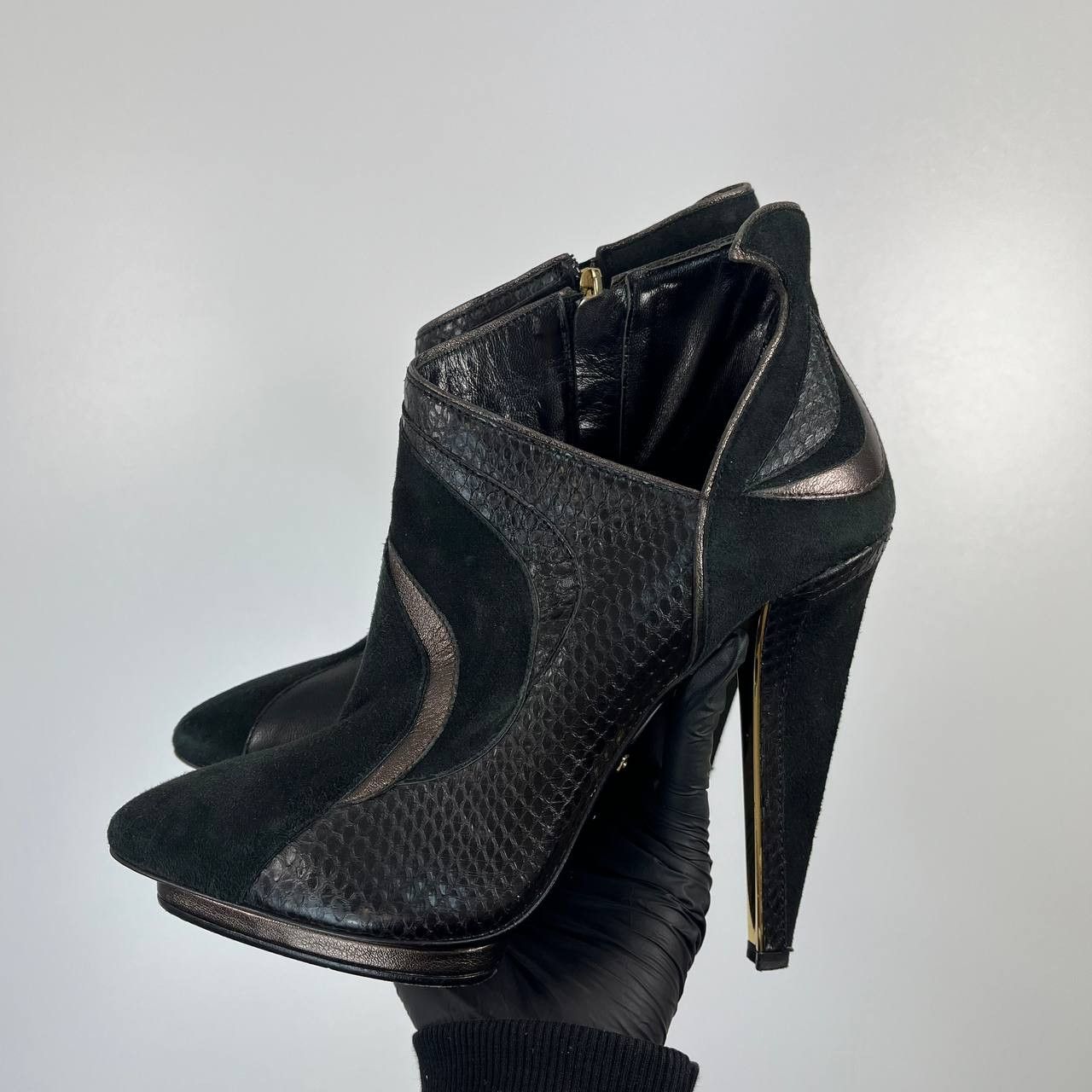 Roberto Cavalli Roberto Cavalli Leather Suede Ankle Boots Black Womens 38 Size US 6 / IT 36 - 2 Thumbnail