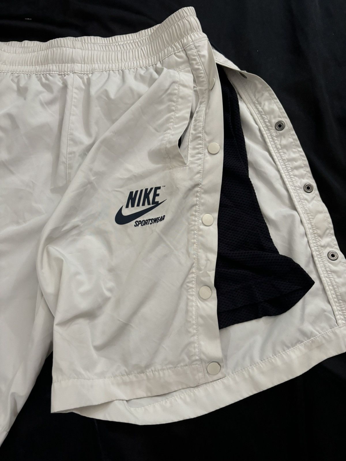 Nike Nike Sportswear Button Shorts Small Size US 32 / EU 48 - 2 Thumbnail