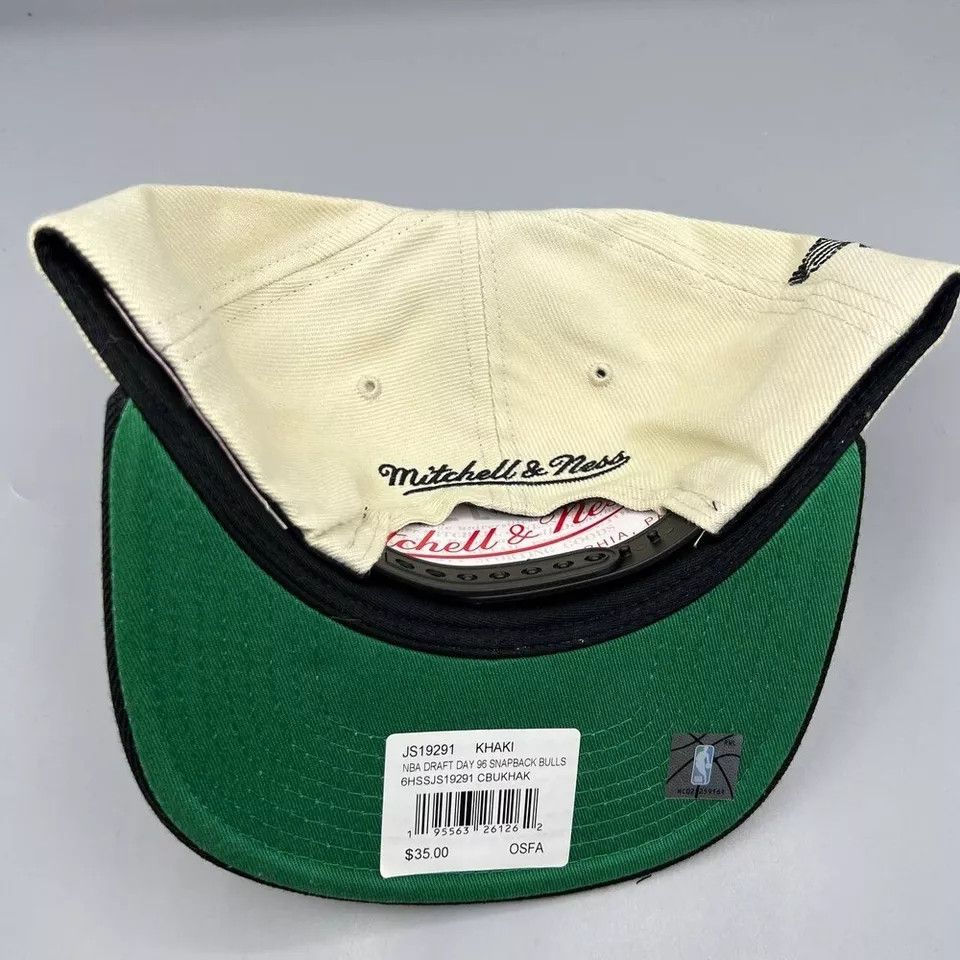 Mitchell & Ness Chicago Bulls Hat Men NBA Draft 1996 Shadow Snap Back Cap Size ONE SIZE - 6 Thumbnail
