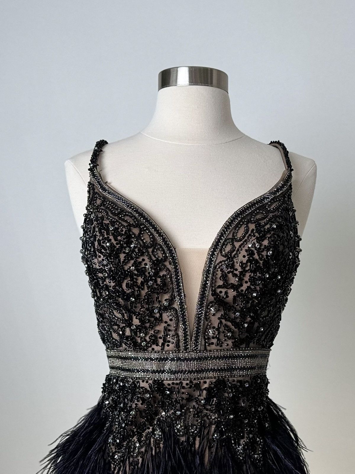 Other Brand New US 8 Jovani Black Feather Mini Evening Dress Size M / US 6-8 / IT 42-44 - 3 Thumbnail