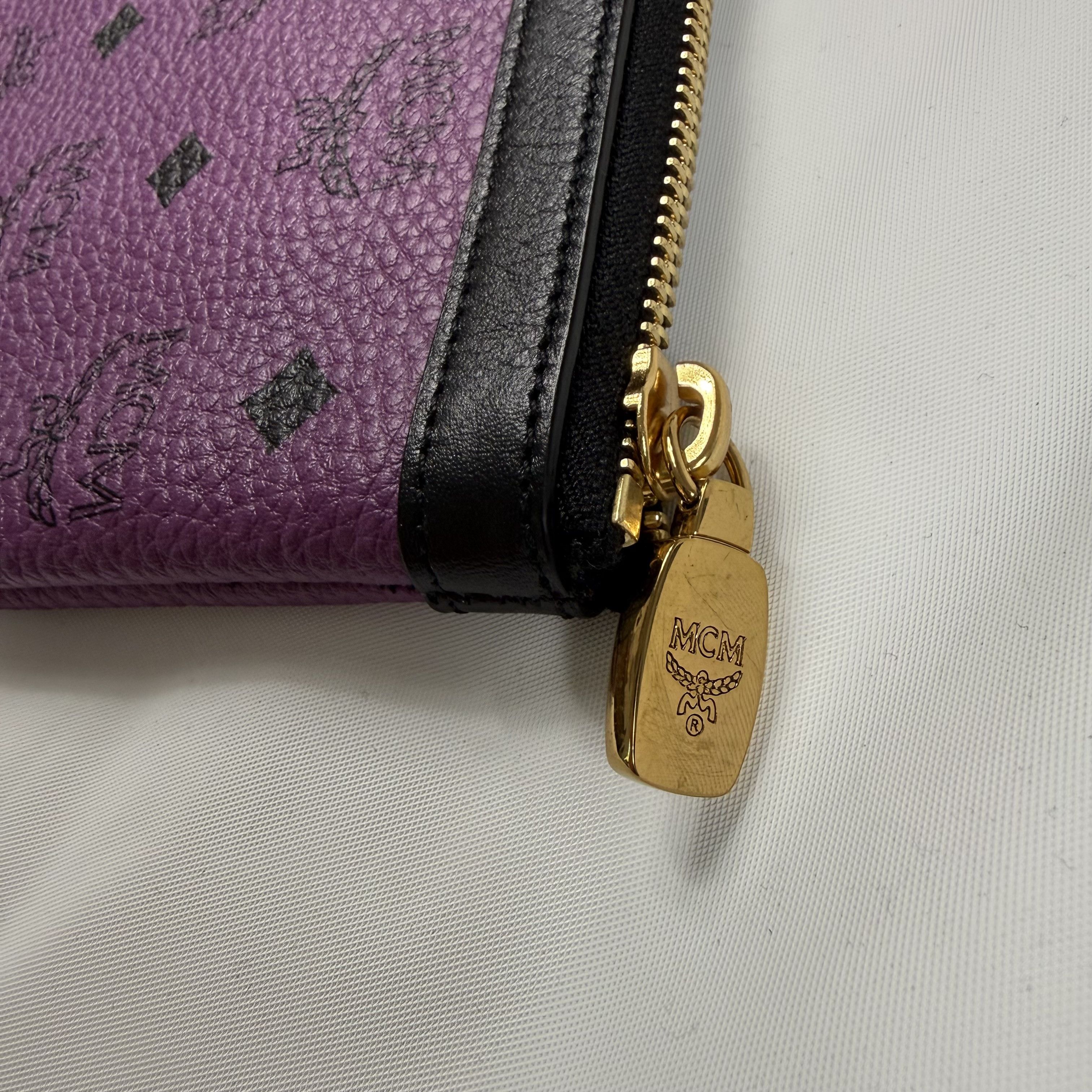 MCM MCM Purple Visetos Monogram Coated Canvas Pouch Leather Size ONE SIZE - 2 Thumbnail