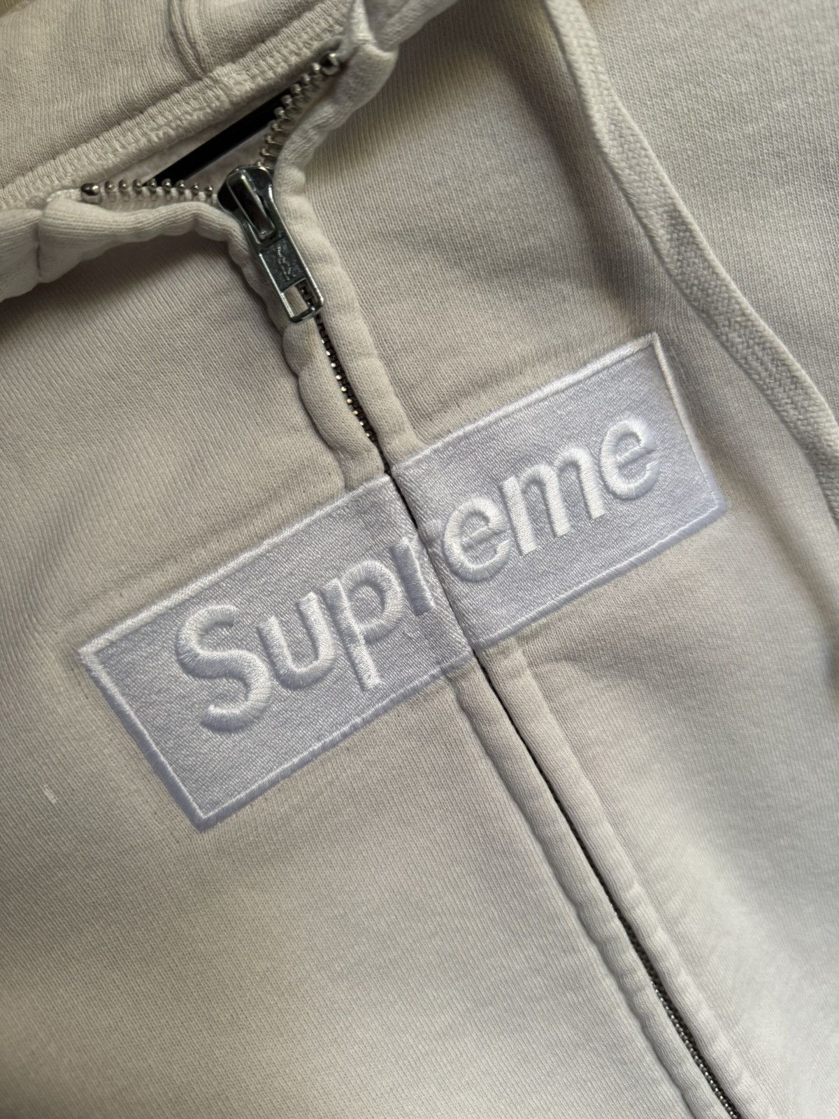 Maison Margiela × Supreme Supreme MM6 Maison Margiela Box Logo Zip Up Hoodie White Size US M / EU 48-50 / 2 - 3 Thumbnail