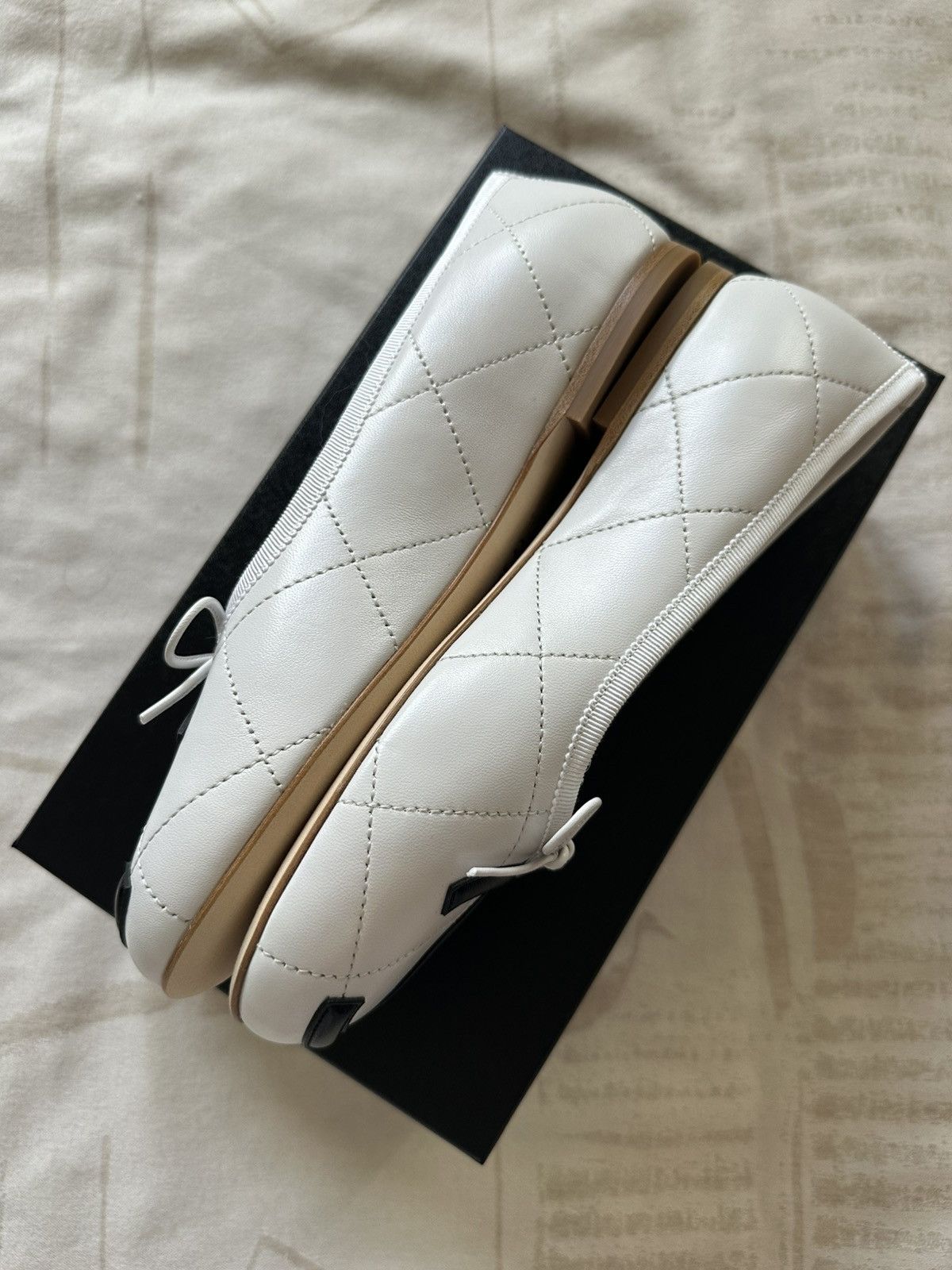 Chanel Chanel 2026M coco beach Cambon flats White color size 38 Size US 8 / IT 38 - 7 Thumbnail