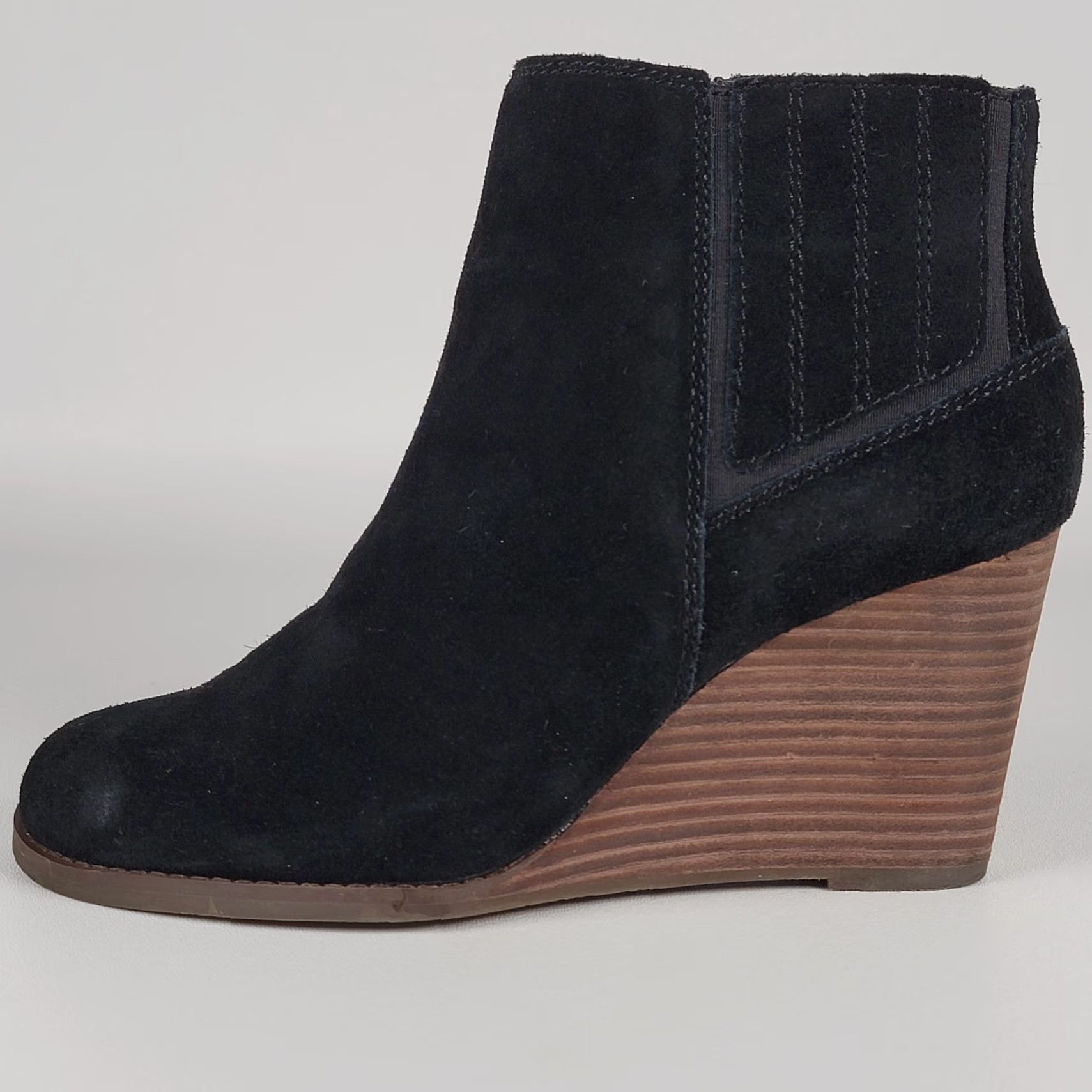Lucky Brand Lucky Brand Boots Women 8M Yakeena Wedge Ankle Bootie Black Suede Side Zip Bootie Women Size 8M Size US 8 / IT 38 - 6 Thumbnail