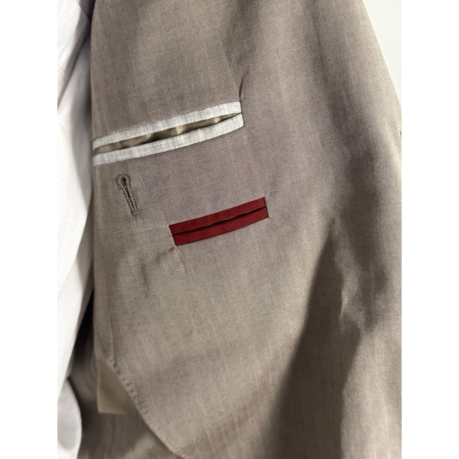 Brunello Cucinelli BRUNELLO CUCINELLI 52/42US Herringbone Peak Lapel SportCoat Size 42R - 10 Thumbnail