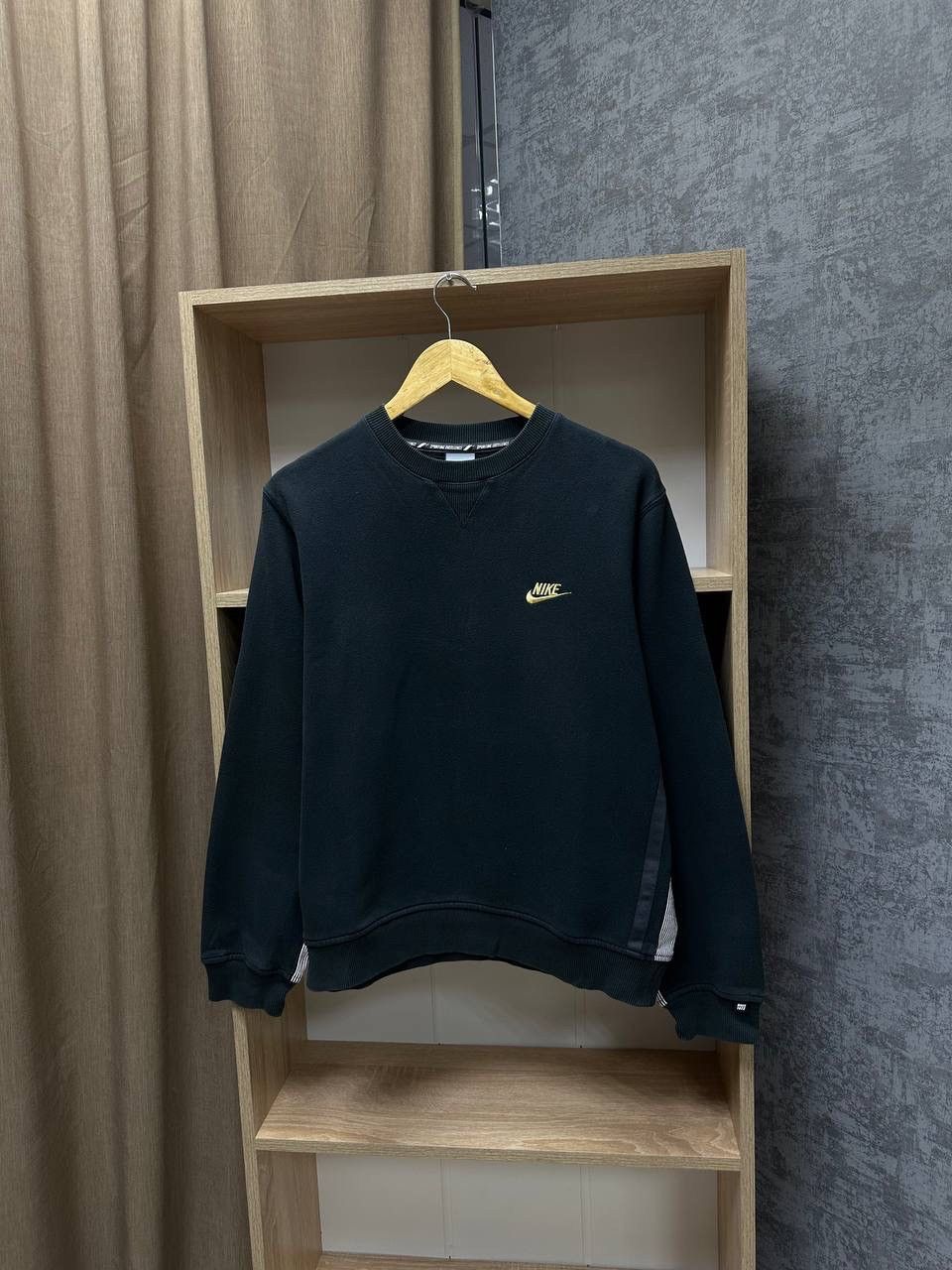 Nike × Nike ACG × Vintage Vintage Nike Black Big Logo Sweatshirt Size US S / EU 44-46 / 1 - 6 Thumbnail