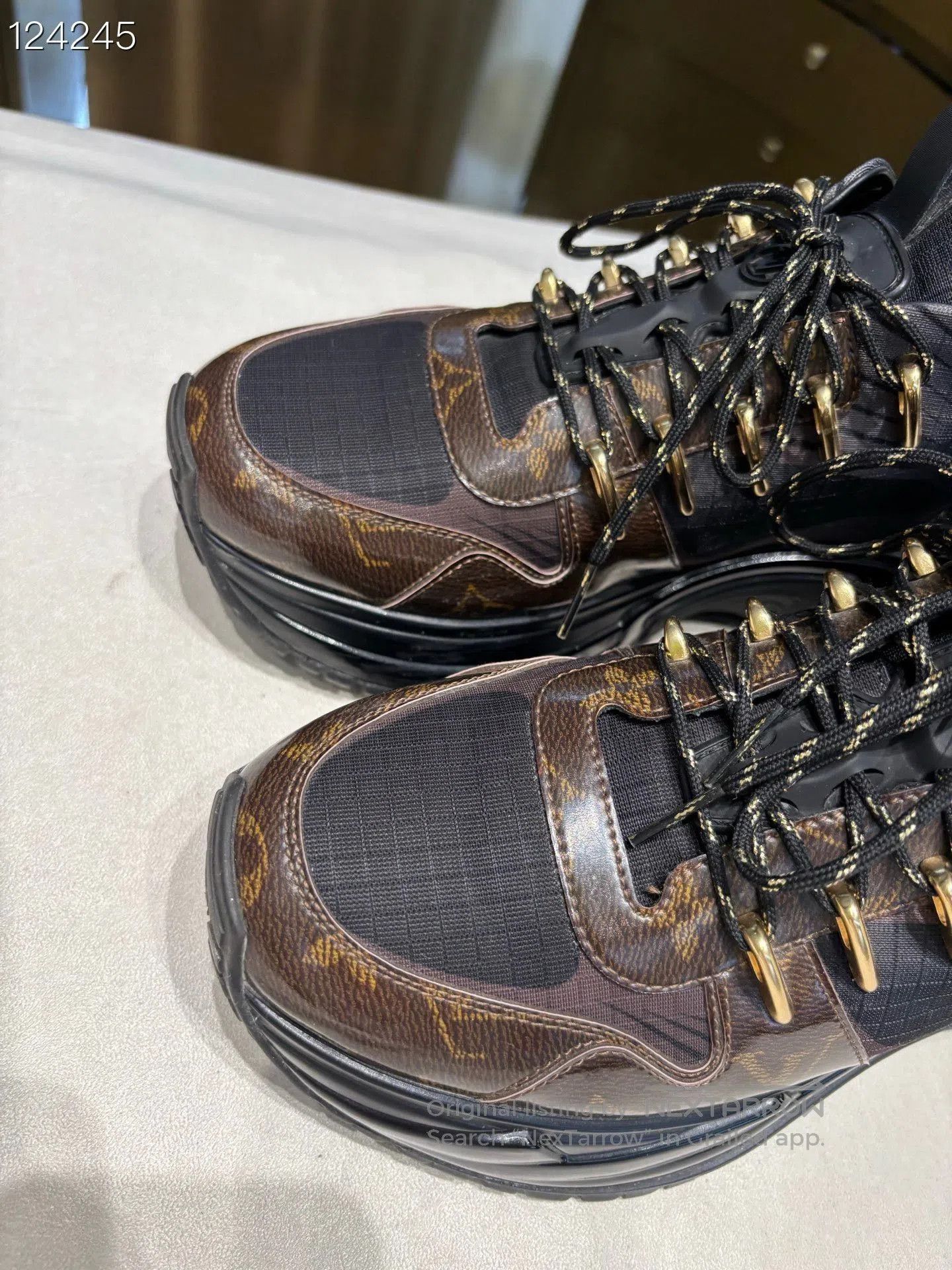 Louis Vuitton LV Run Away Low. Size US 7 / EU 40 - 2 Thumbnail