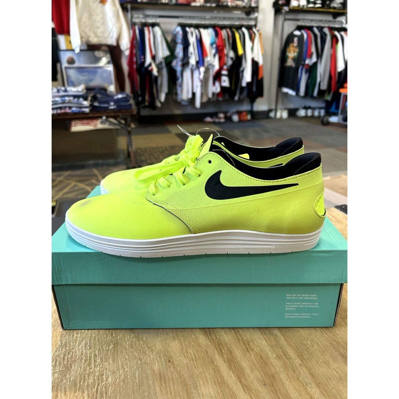 Vintage Nike SB Lunar Oneshot Volt/Black 631044-700 Size 9.5 Men Shoes Size US 9 / EU 42 - 3 Thumbnail