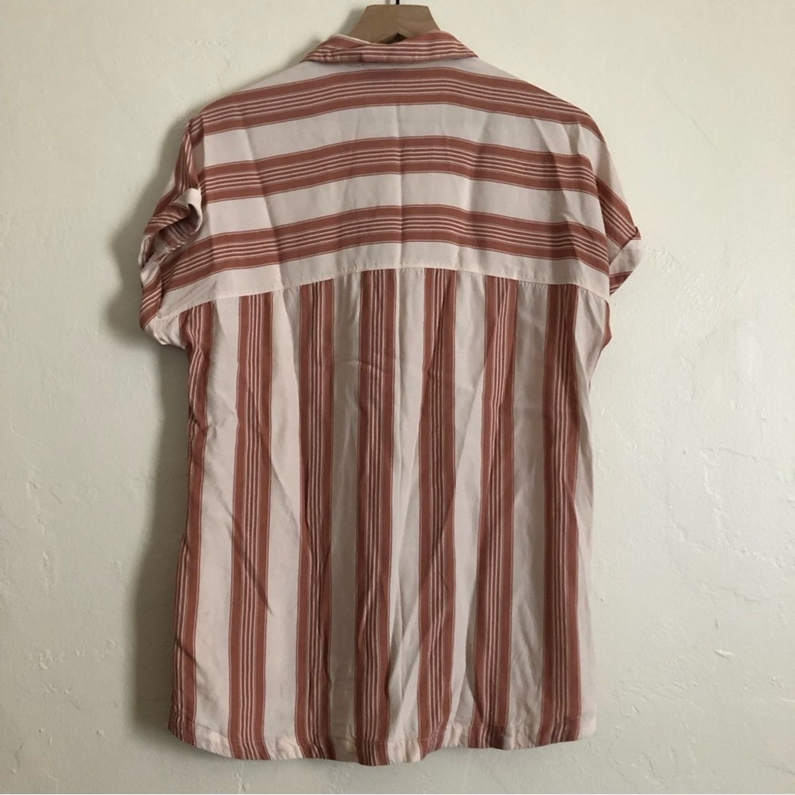 Other Dress Forum Red Ivory Stripe Button Up Blouse Shirt Top Size M / US 6-8 / IT 42-44 - 6 Thumbnail