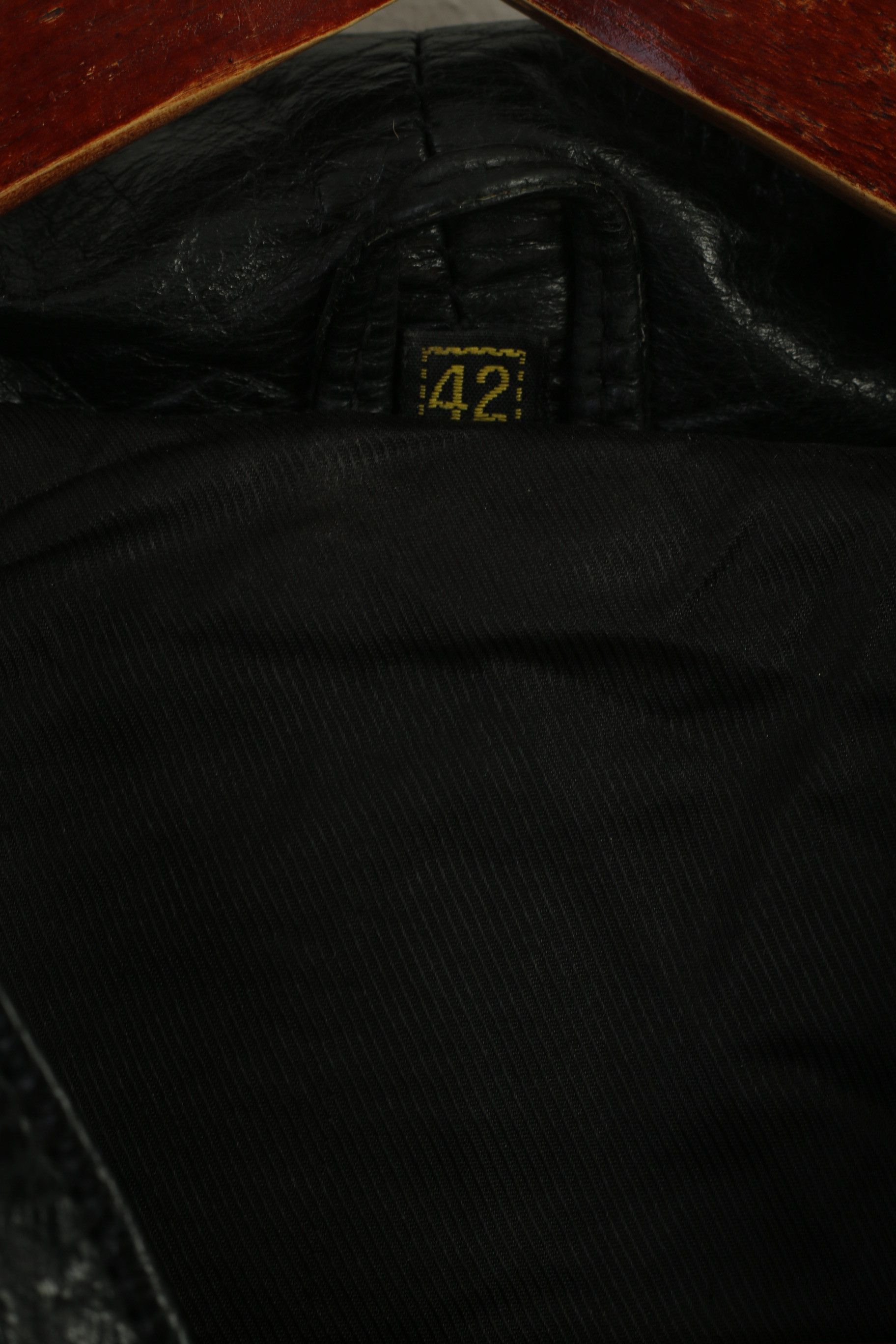 Vintage Vintage Women 42 L Leather Jacket Black Long 7688 Size L / US 10 / IT 46 - 4 Thumbnail