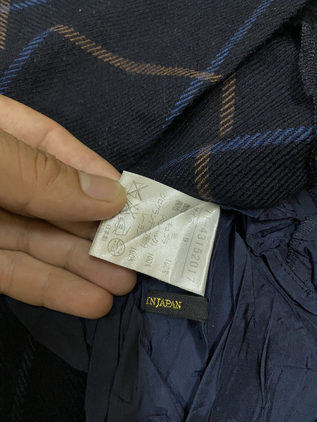 INED BY ISSEY MIYAKE SKIRT