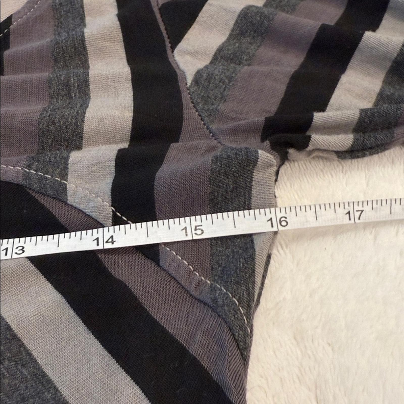 Other C&C California Chevron body con midi dress Gray SZ XS Size XS / US 0-2 / IT 36-38 - 7 Thumbnail