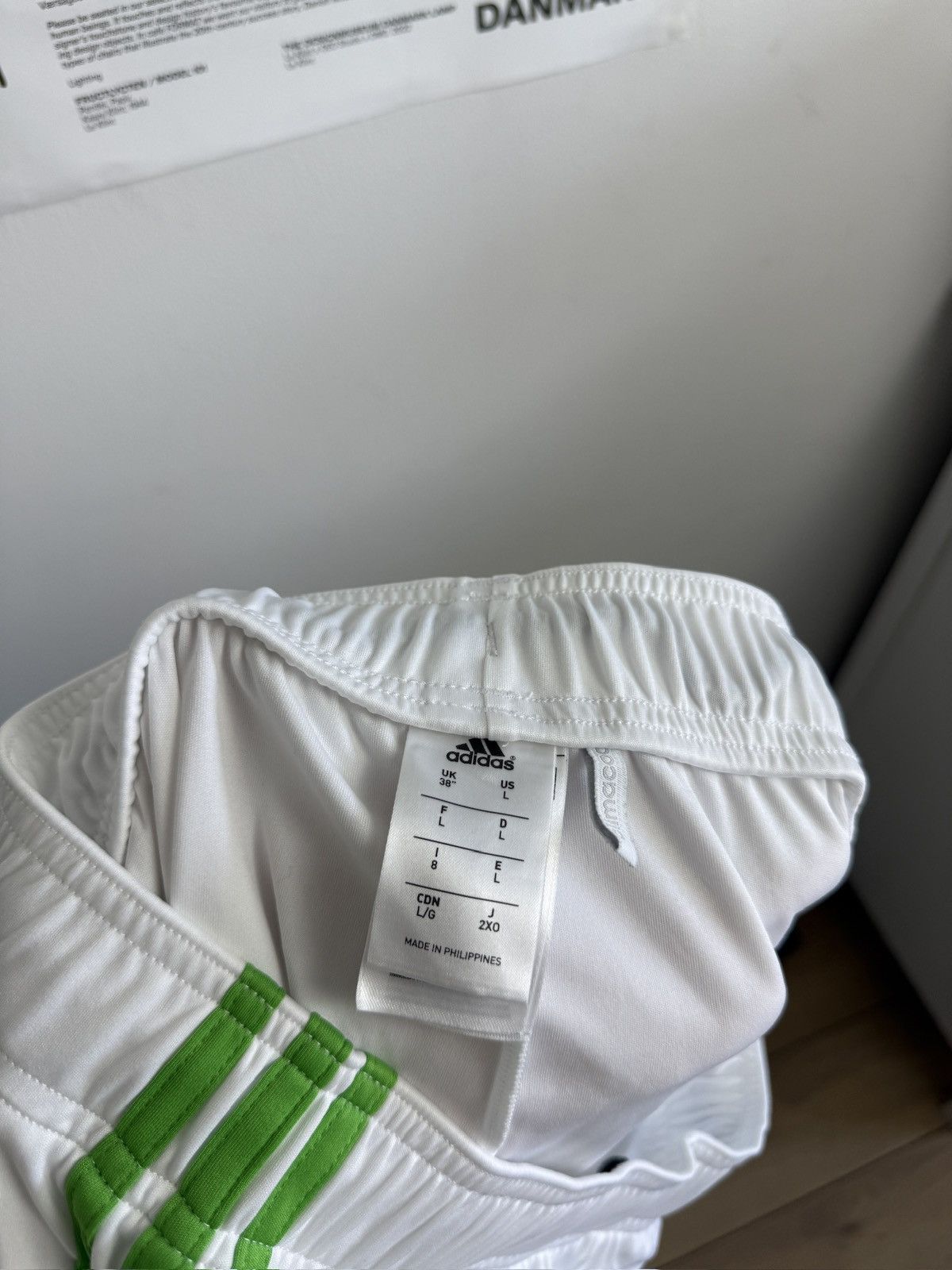 Adidas Adidas Wolfsburg football soccer shorts L sportswear gym Size US 34 / EU 50 - 6 Thumbnail
