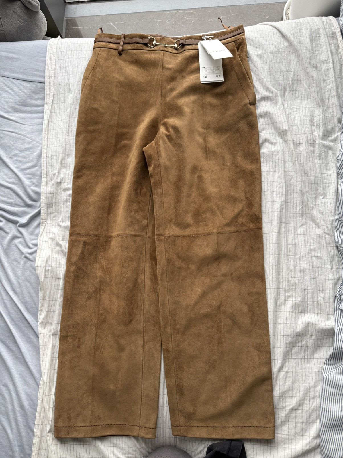 Gucci BNWT Gucci Horsebit-Detail Cropped Suede Trousers Size 27" / US 4 / IT 40 - 1 Thumbnail