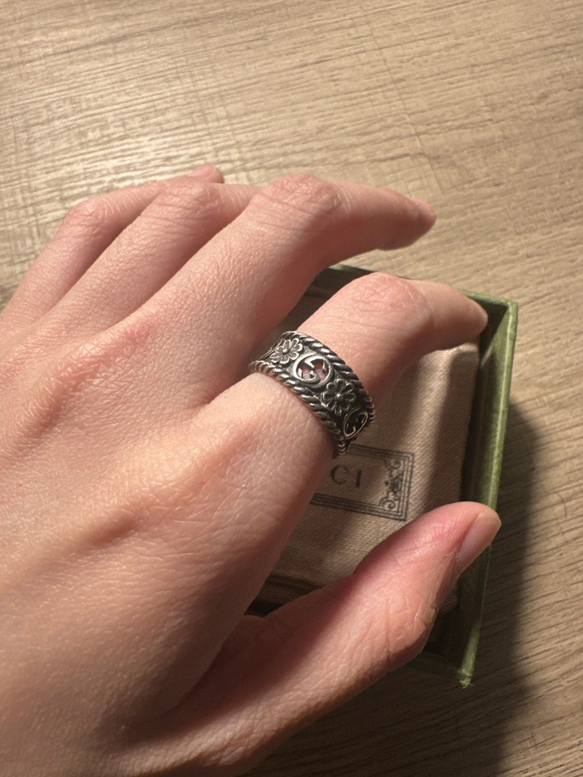 Gucci Gucci Interlocking Thin Silver Flower Band Size ONE SIZE - 4 Thumbnail