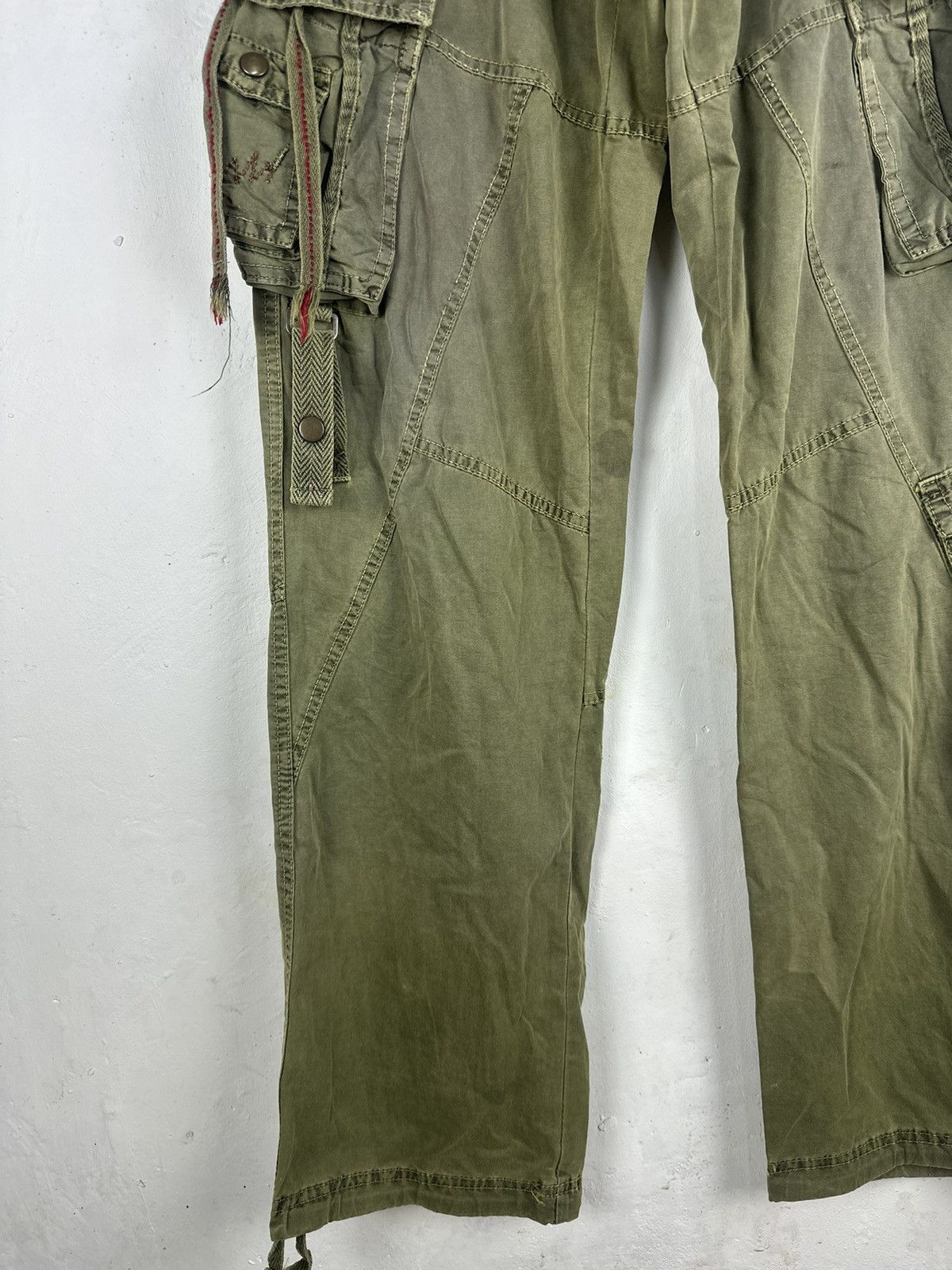 Japanese Brand CARGO PANTS SEDITIONARIES MULITPOCKET STREETWEAR STYLE Size US 33 - 7 Thumbnail