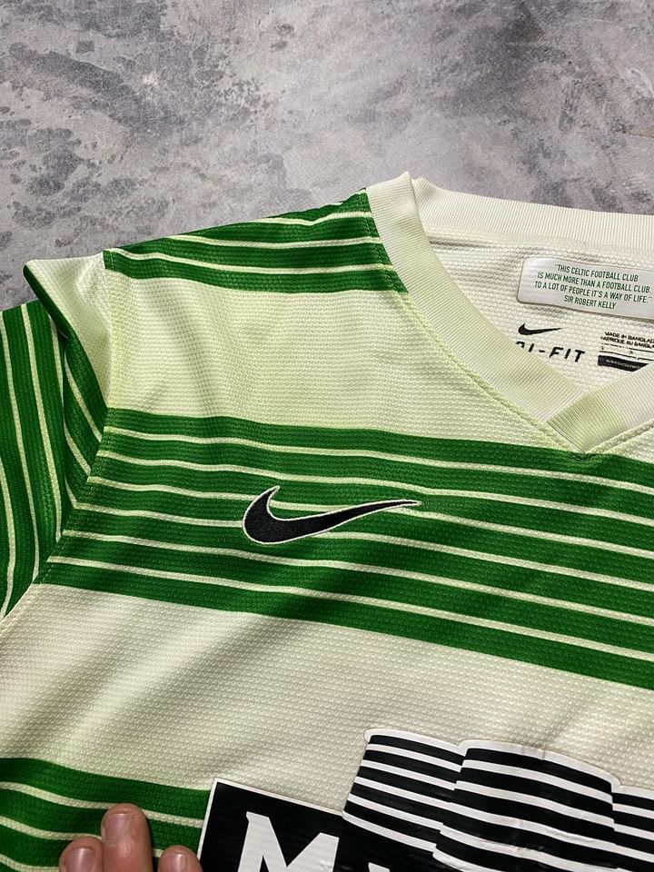 Nike × Vintage Vintage Nike Celtic soccer jersey size S logo green Size US S / EU 44-46 / 1 - 4 Thumbnail