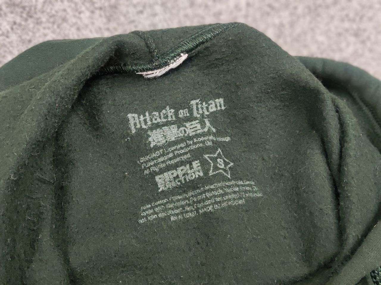 Anime Vintage Attack On Titan Anime Movie Game Zip Logo Hoodie Size US M / EU 48-50 / 2 - 11 Thumbnail