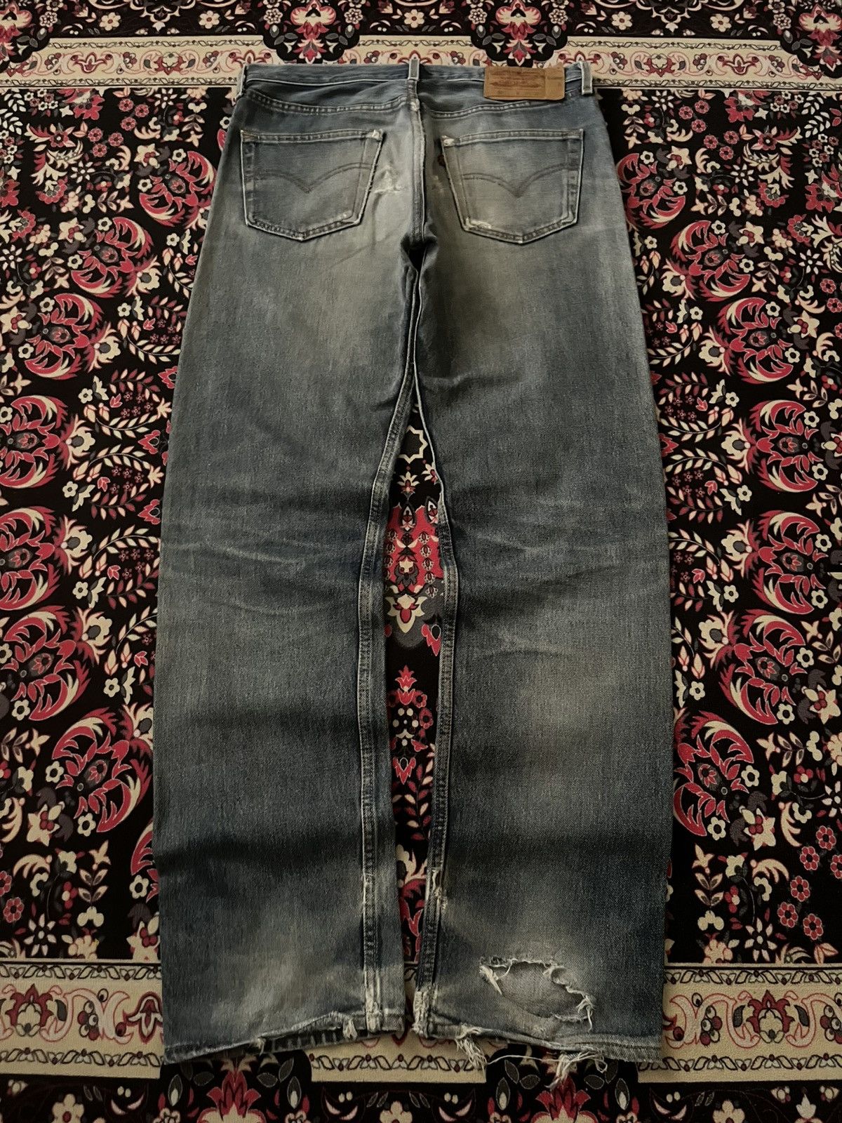 Levi's ⚡️Vintage⚡️90s Levi’s 501 Blue Wash Buttonfly Distressed Jeans Size US 33 - 2 Thumbnail