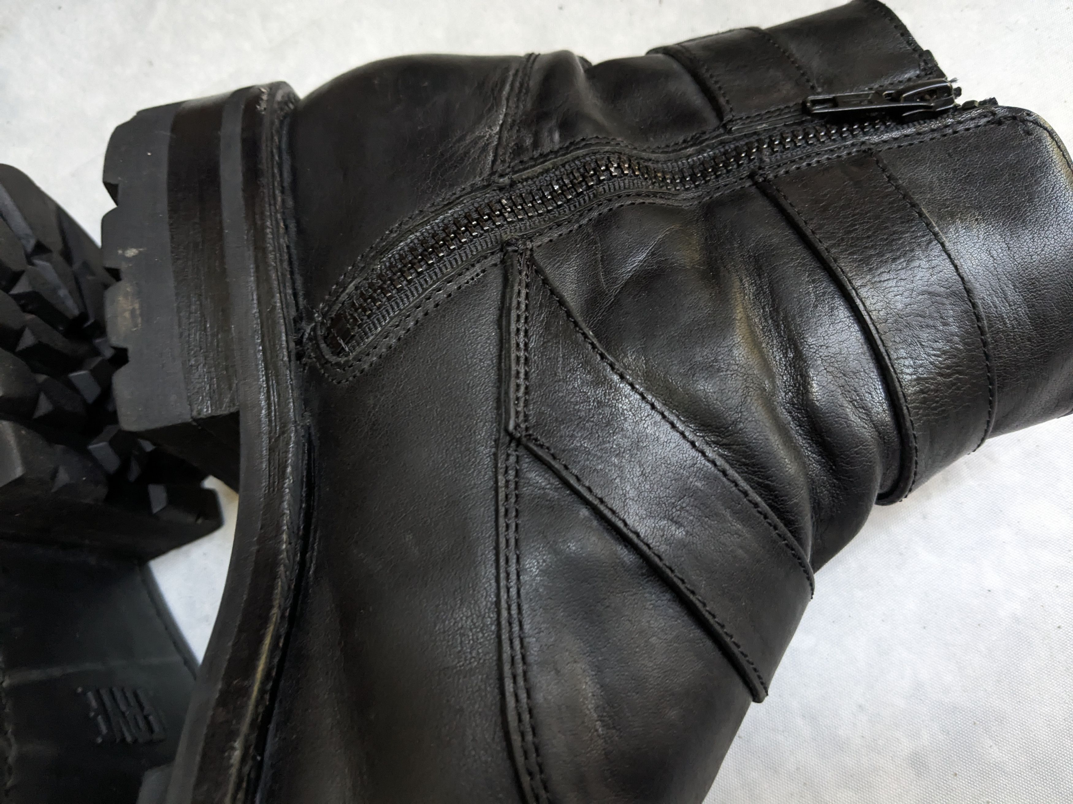 Frye Frye Engineer Boots Black Leather 9.5 D Strap Buckle Size US 9.5 / EU 42-43 - 12 Thumbnail