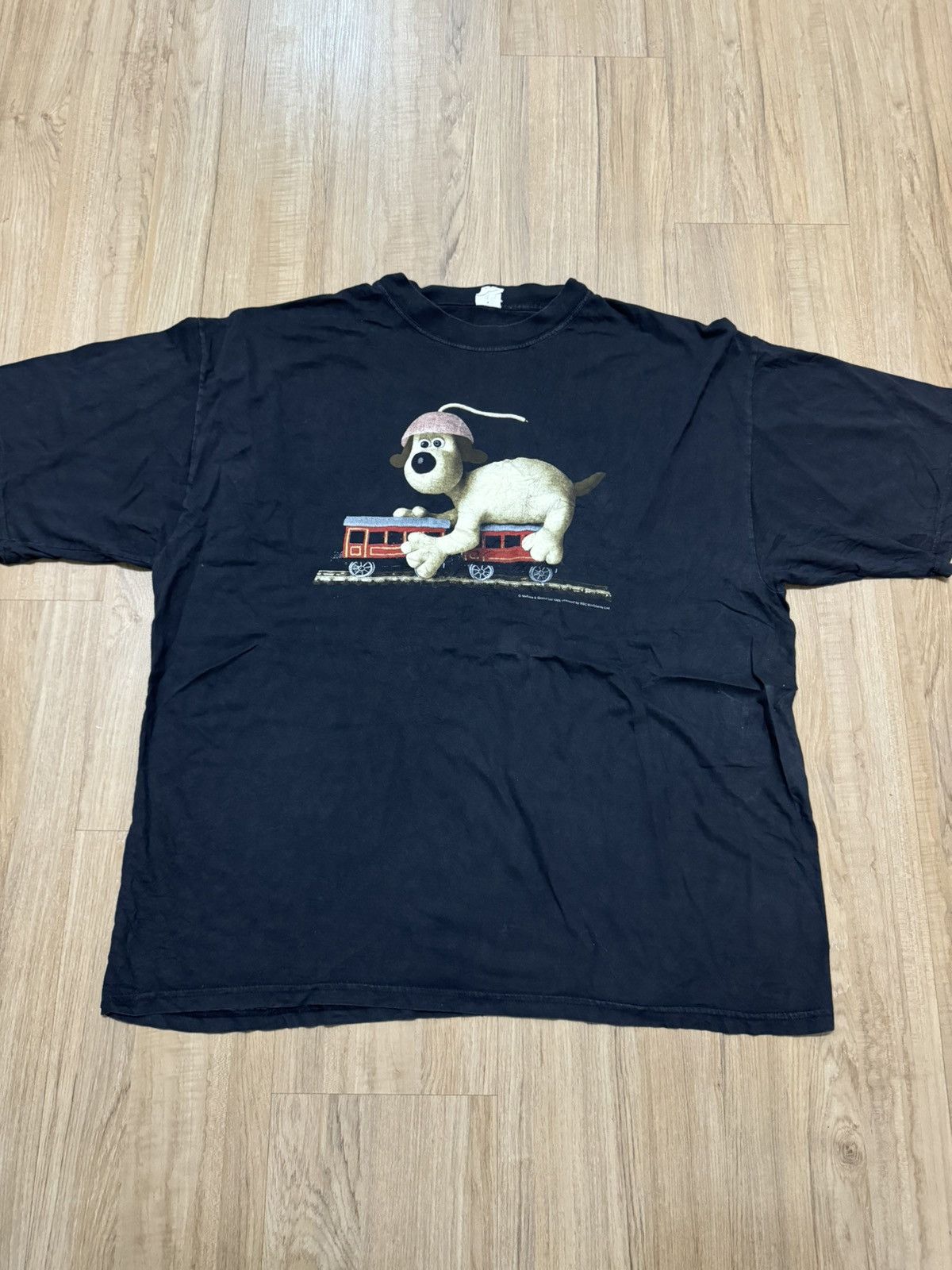 Vintage VINTAGE 80’S WALLACE & GROMIT BBC TSHIRT Size US XL / EU 56 / 4 - 1 Thumbnail
