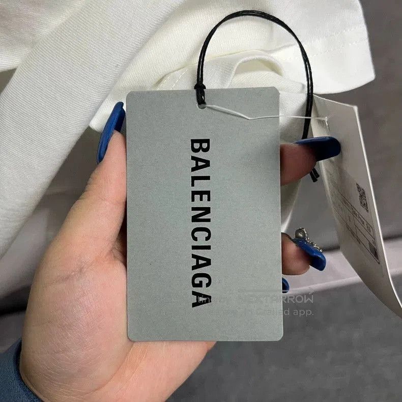 Balenciaga Balenciaga White Badge Crewneck Short-Sleeve T-Shirt. Size US XS / EU 42 / 0 - 5 Thumbnail