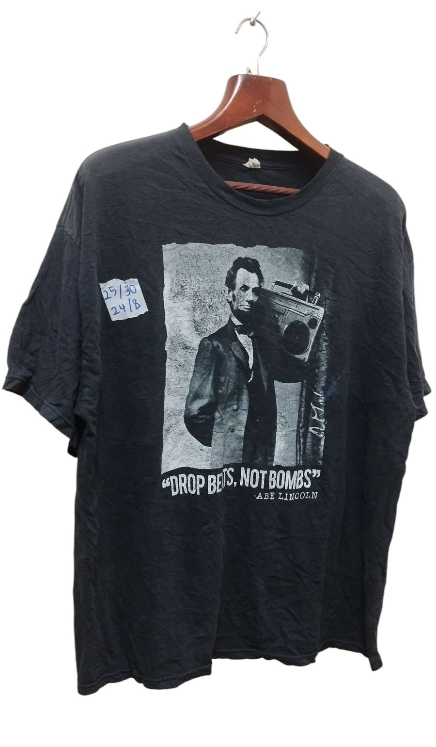 Vintage Vtg Abraham Lincoln Drop Beats Not Bombs T-shirt Size US XXL / EU 58 / 5 - 3 Thumbnail