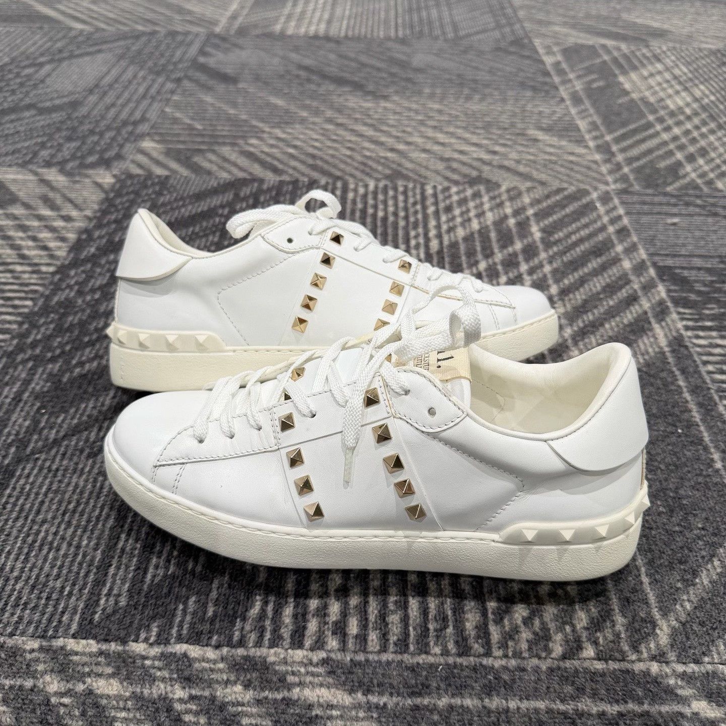 Valentino Valentino Rockstud White Sneakers Size US 5 / EU 37 - 4 Thumbnail