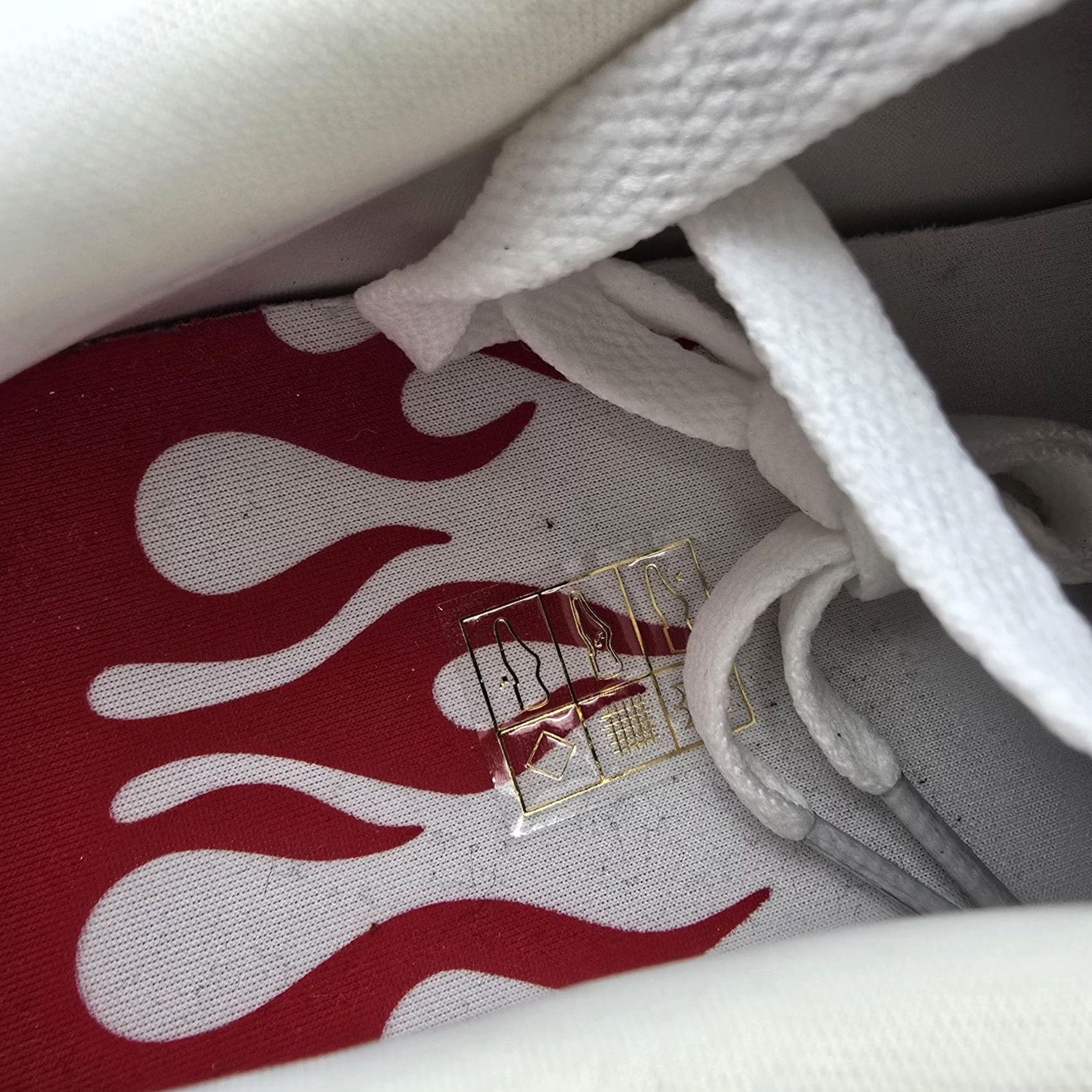 Vintage YG 4 Hunnid The Flame Sneakers Mens Size 11 White Red Leather Low Top Sneaker New Size US L / EU 52-54 / 3 - 5 Thumbnail