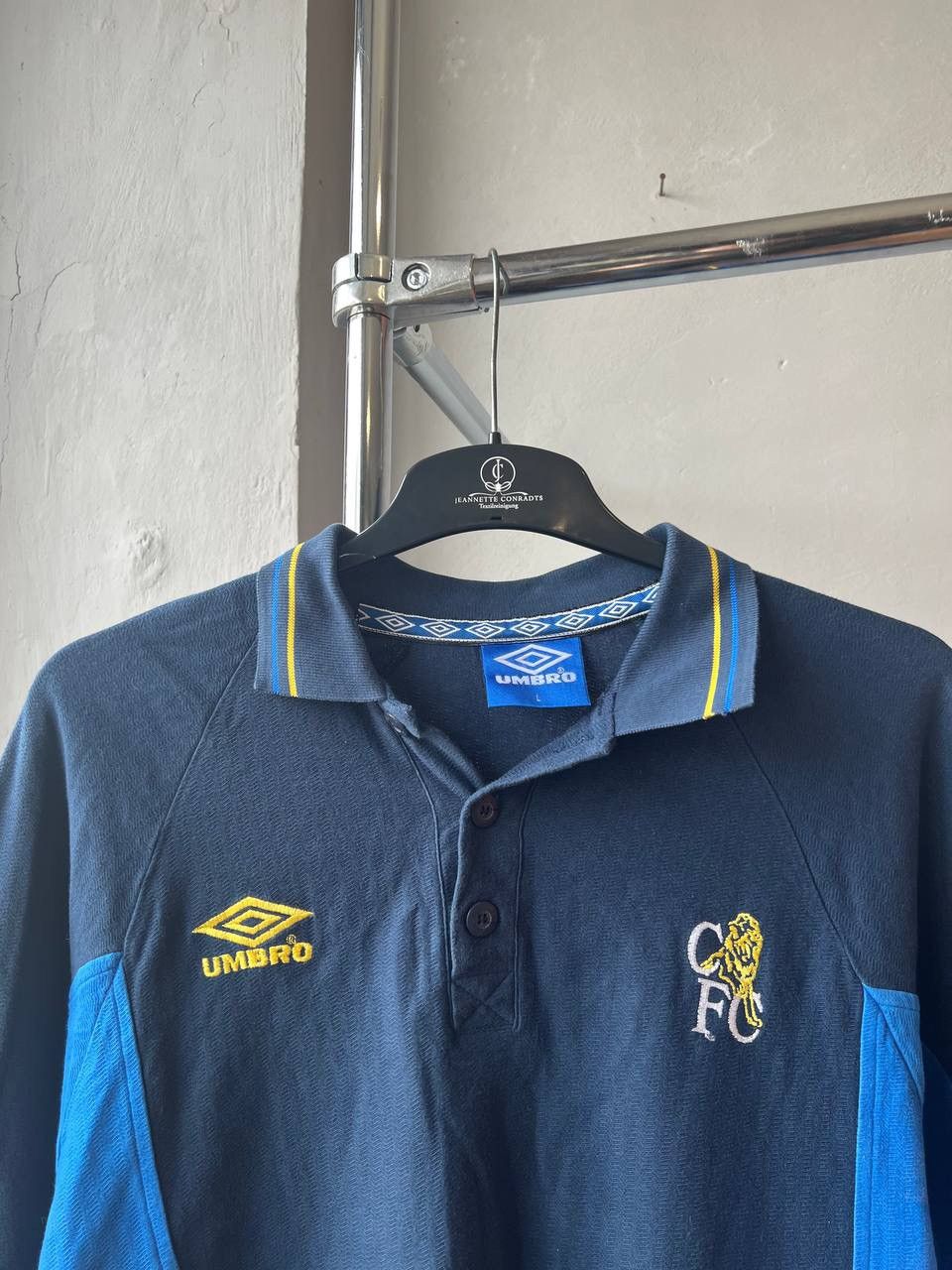 Umbro 1997/2000 RARE CHELSEA FC TRAINING SOCCER JERSEY SHIRT SZ L Size US L / EU 52-54 / 3 - 3 Thumbnail